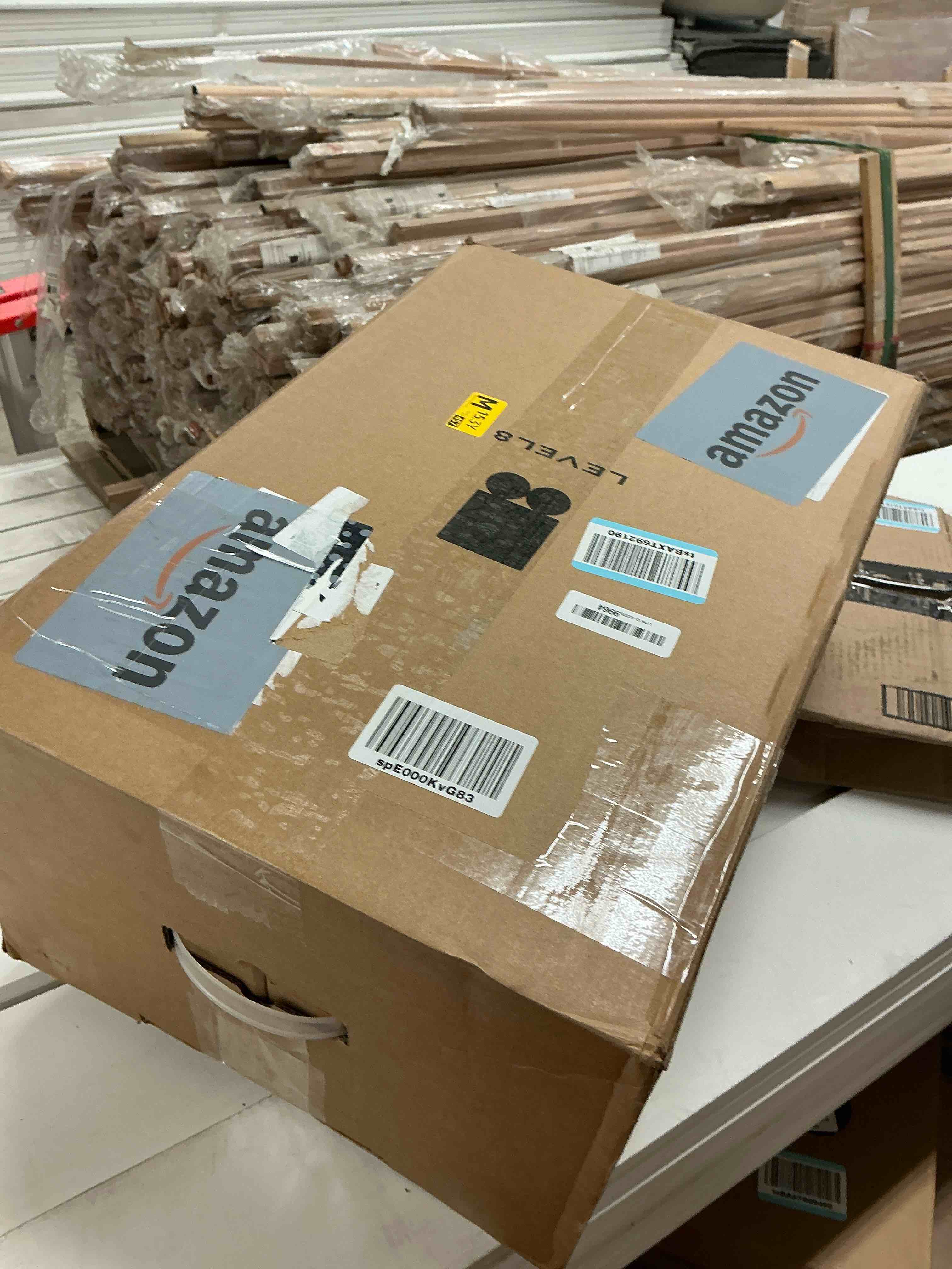 Condition photo showing Good Condition for LEVEL8 Hard Shell Carry on Luggage Airline Approved, Carry-on Suitcases with Wheels, Lightweight Luminous Textured Hardside Travel Bag with Tsa Lock, 20 Inch, Black