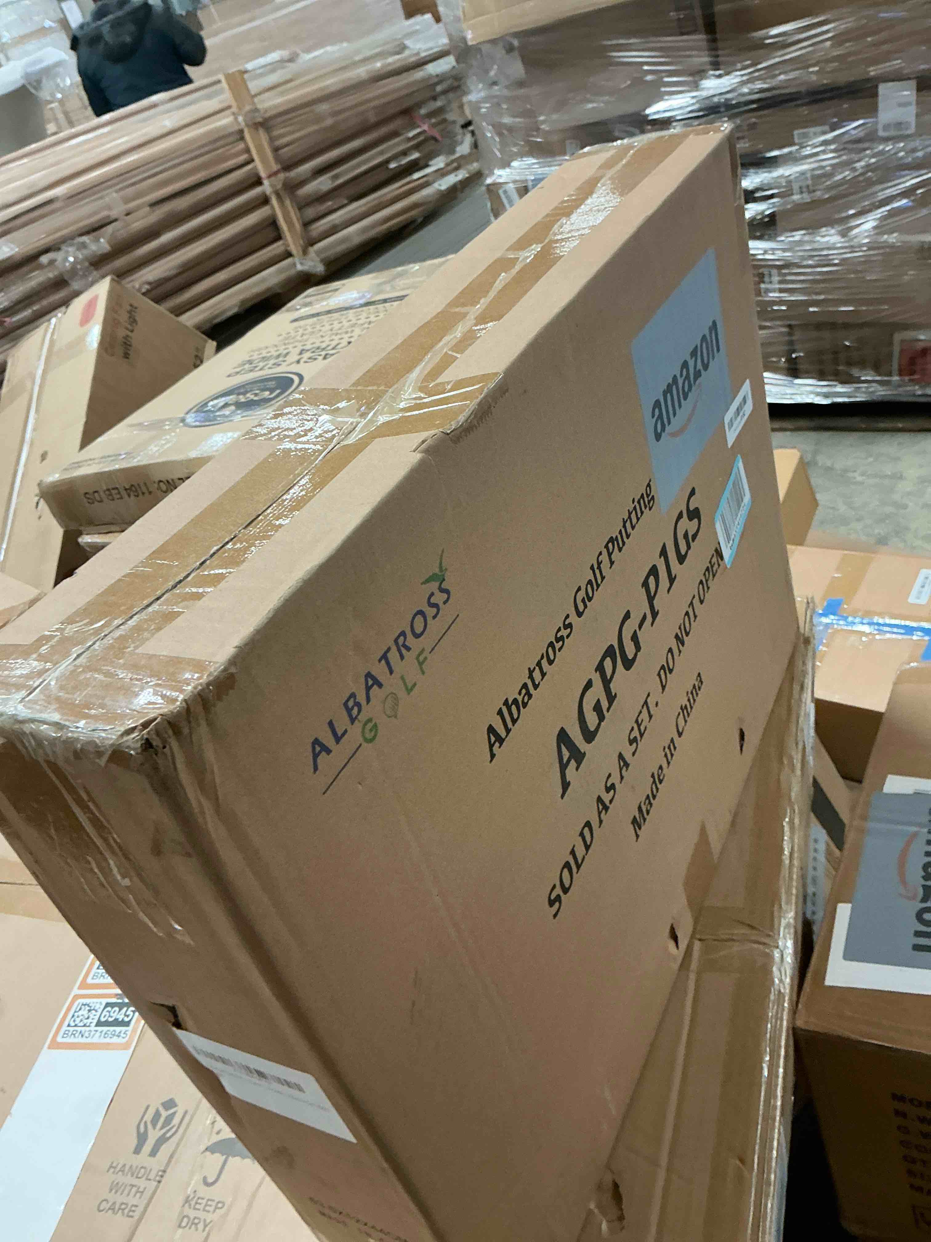 Condition photo showing New/Like New for Fitvids Premium Automatic Ball Return Golf Putting Mat, Portable Indoor Golf Practice Green with Alignment Guide & Solid Base, Ideal for Home or Office and Golfers, Regular