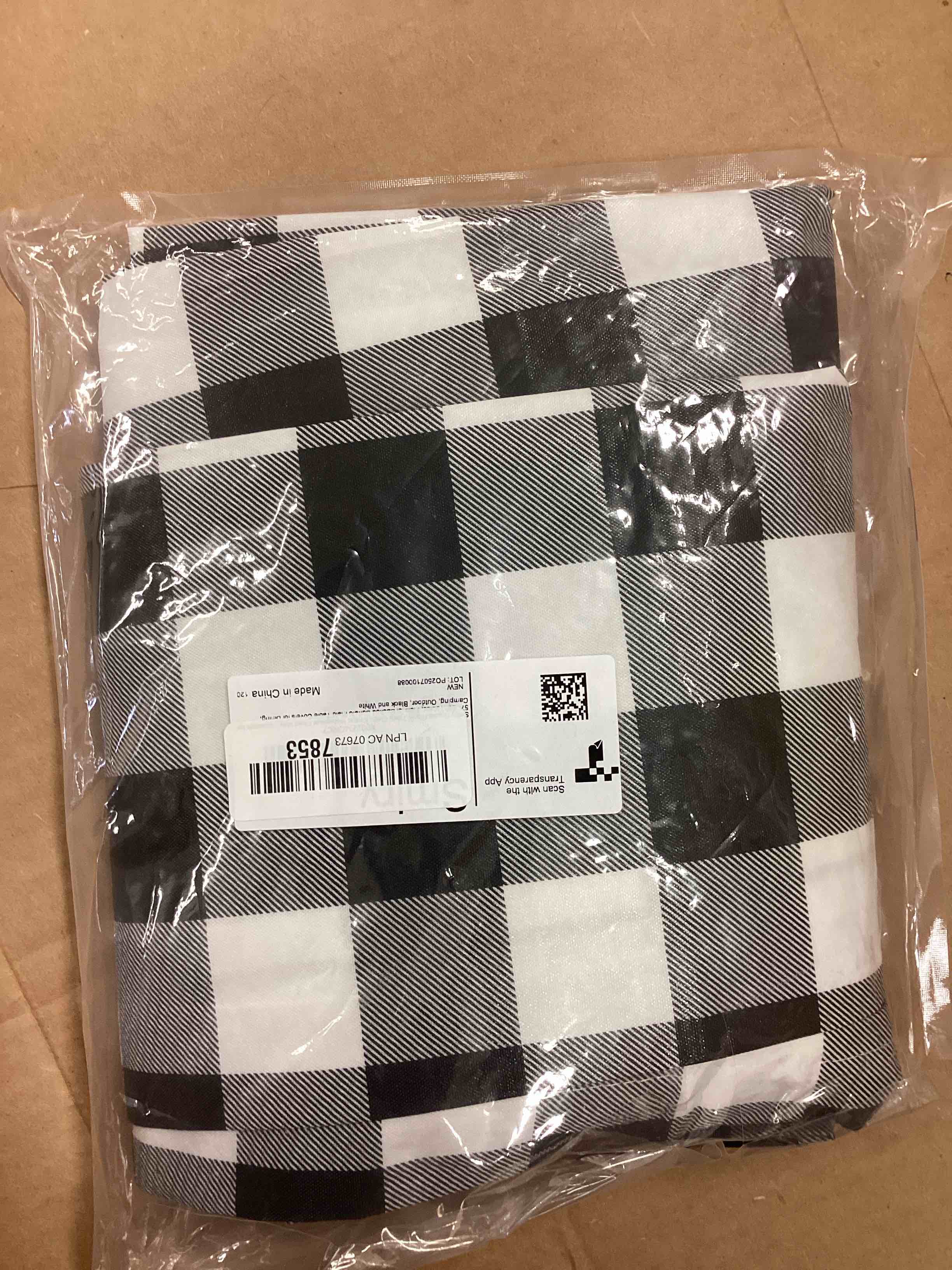Condition photo showing New/Like New for Smiry Round Picnic Tablecloth, Elastic Waterproof Fitted Vinyl Tablecloths for 57"-68" Tables, Flannel Backed Buffalo Plaid Table Cover for Dining, Camping, Outdoor, Black and White For Up To 57“-68” Round Black and White
