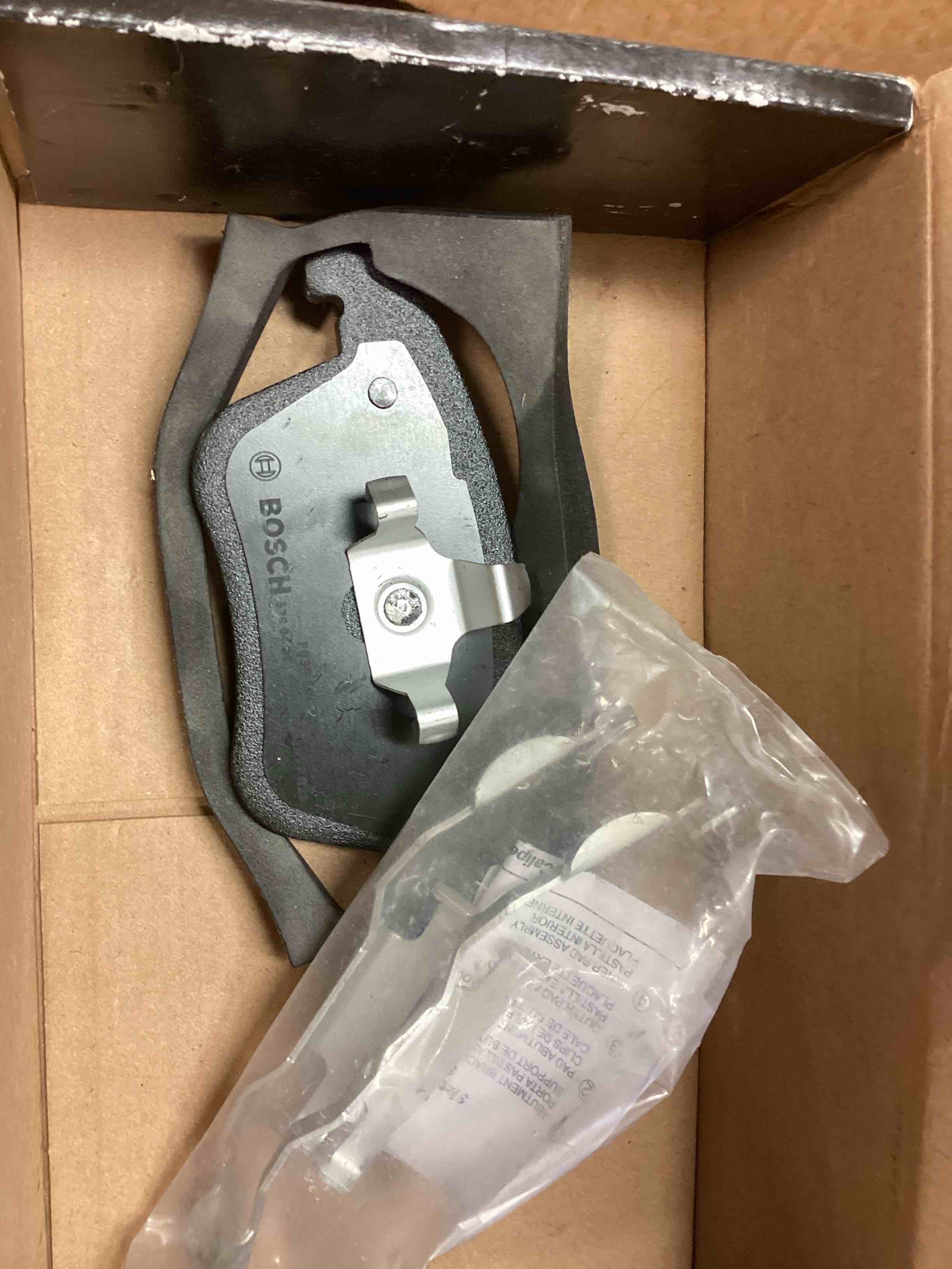 Condition photo showing Good Condition for BOSCH BC1306 QuietCast Premium Ceramic Disc Brake Pad Set - Compatible with Select Land Rover LR2,