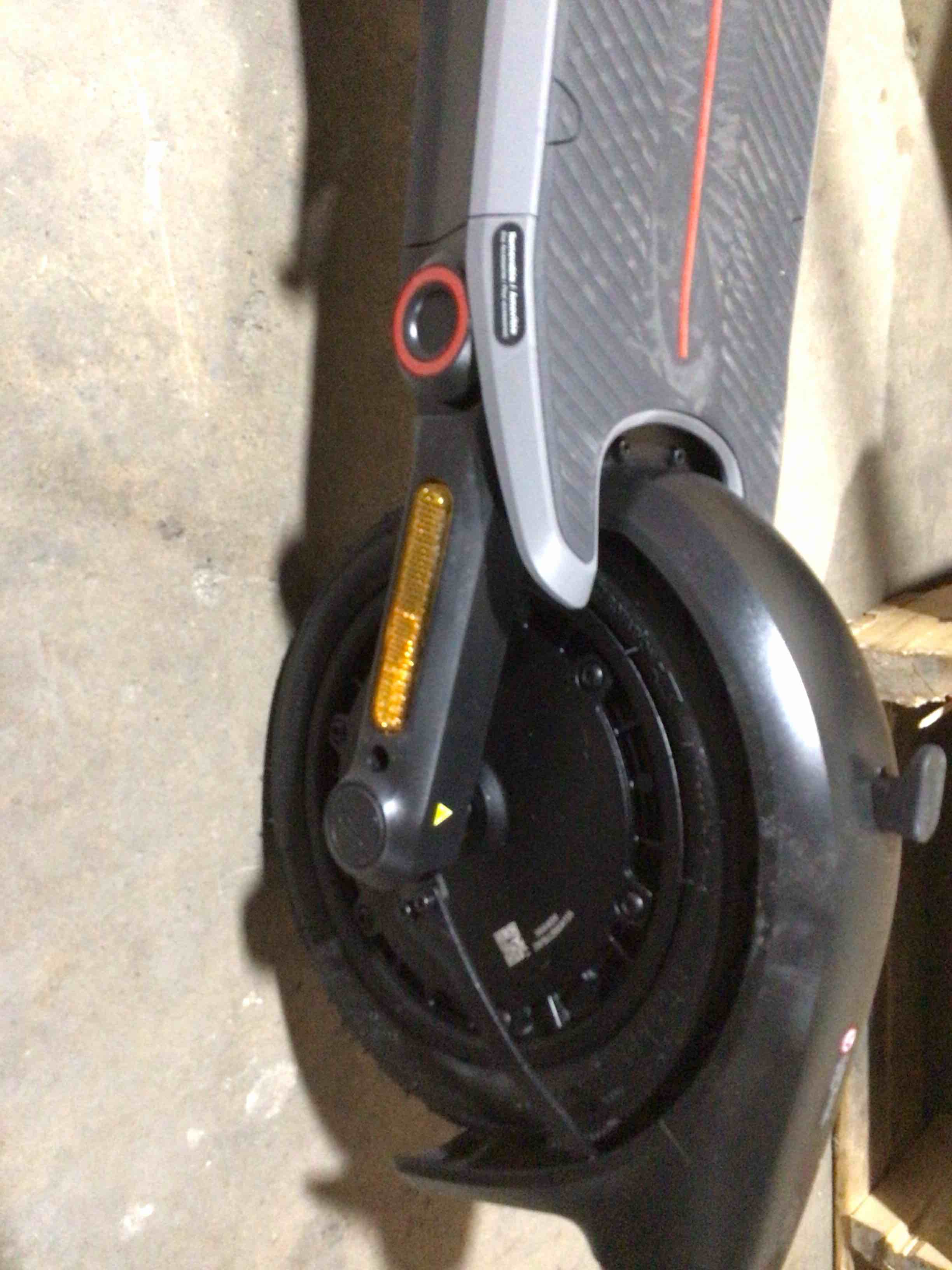 segway ninebot max series electric scooter, up to 22–28 mph, long rang, dual suspension & braking system, fast charging, scooter for adults, ul-2272 2271 certified (g2/g3)