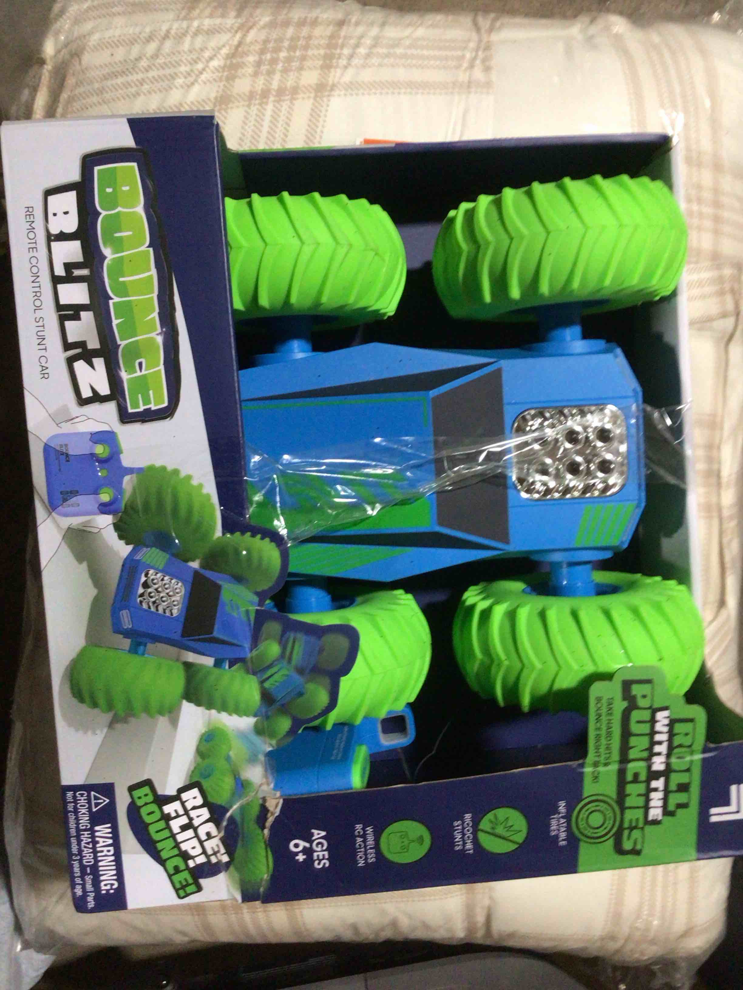 Threeking Remote Control Car RC Cars Toys for Boys Girls Ages 6-12, 4WD Stunt Car with Breathing Soft Lights, Double