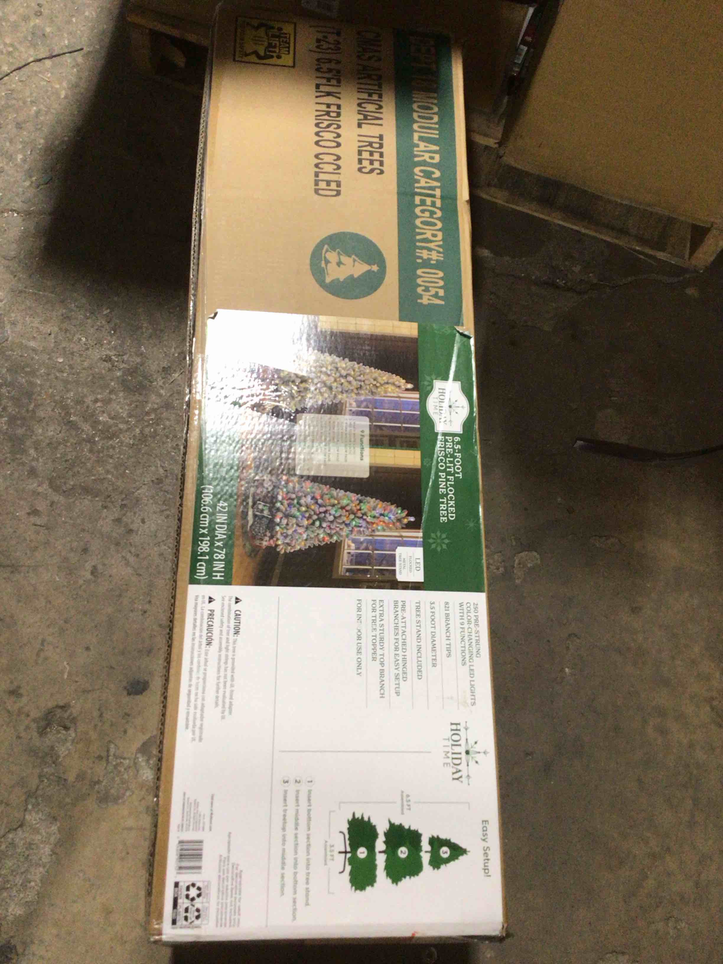 SHareconn 6.5ft Prelit Premium Artificial Hinged Classic Spruce Christmas Tree with Pre-lit 250 Warm White Lights, 900Branch Tips and Foldable Stand, Perfect Choice for Xmas Decoration, 6.5 FT, Green