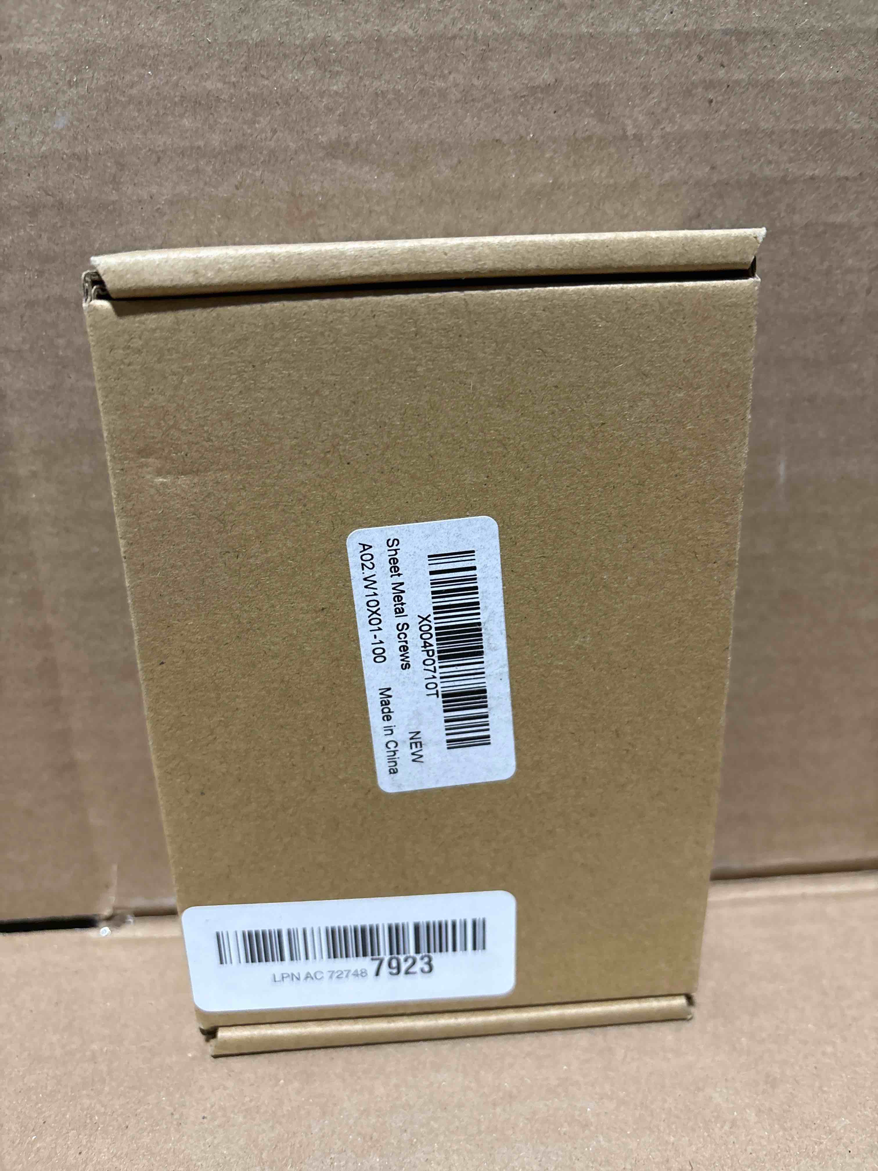 Condition photo showing New/Like New for Etauwe #10 x 1 Zinc Plated Steel Self Drilling Roofing Screws, Hex Head Self Tapping Screws with EPDM Washer, White Head, 100 PCS #10 x 1" White