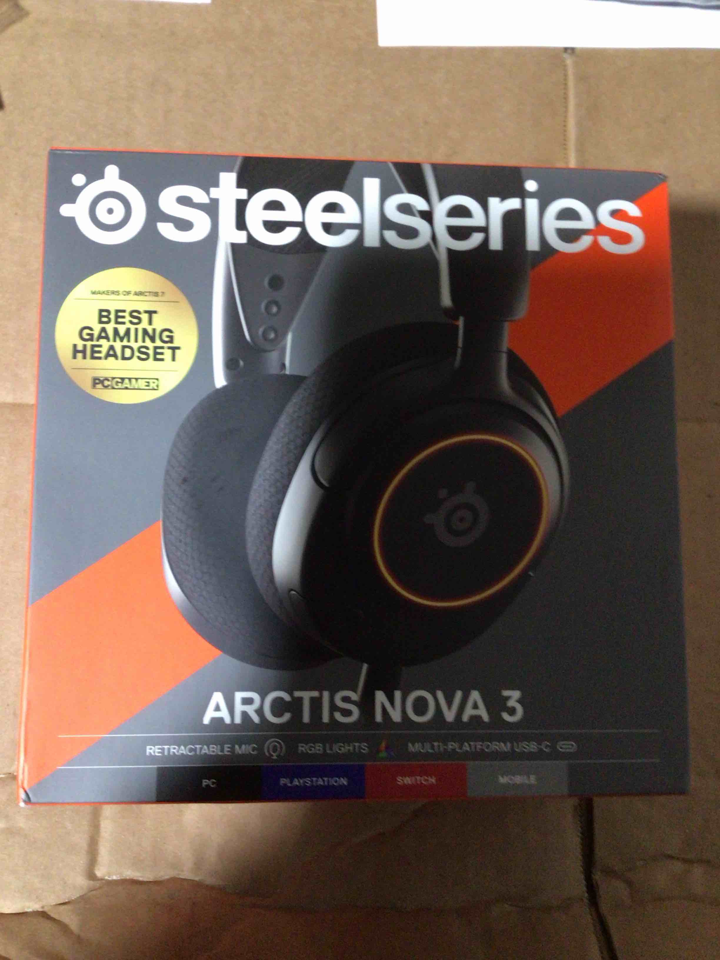 Condition photo showing New/Like New for STEELSERIES Arctis nova 3 gaming set