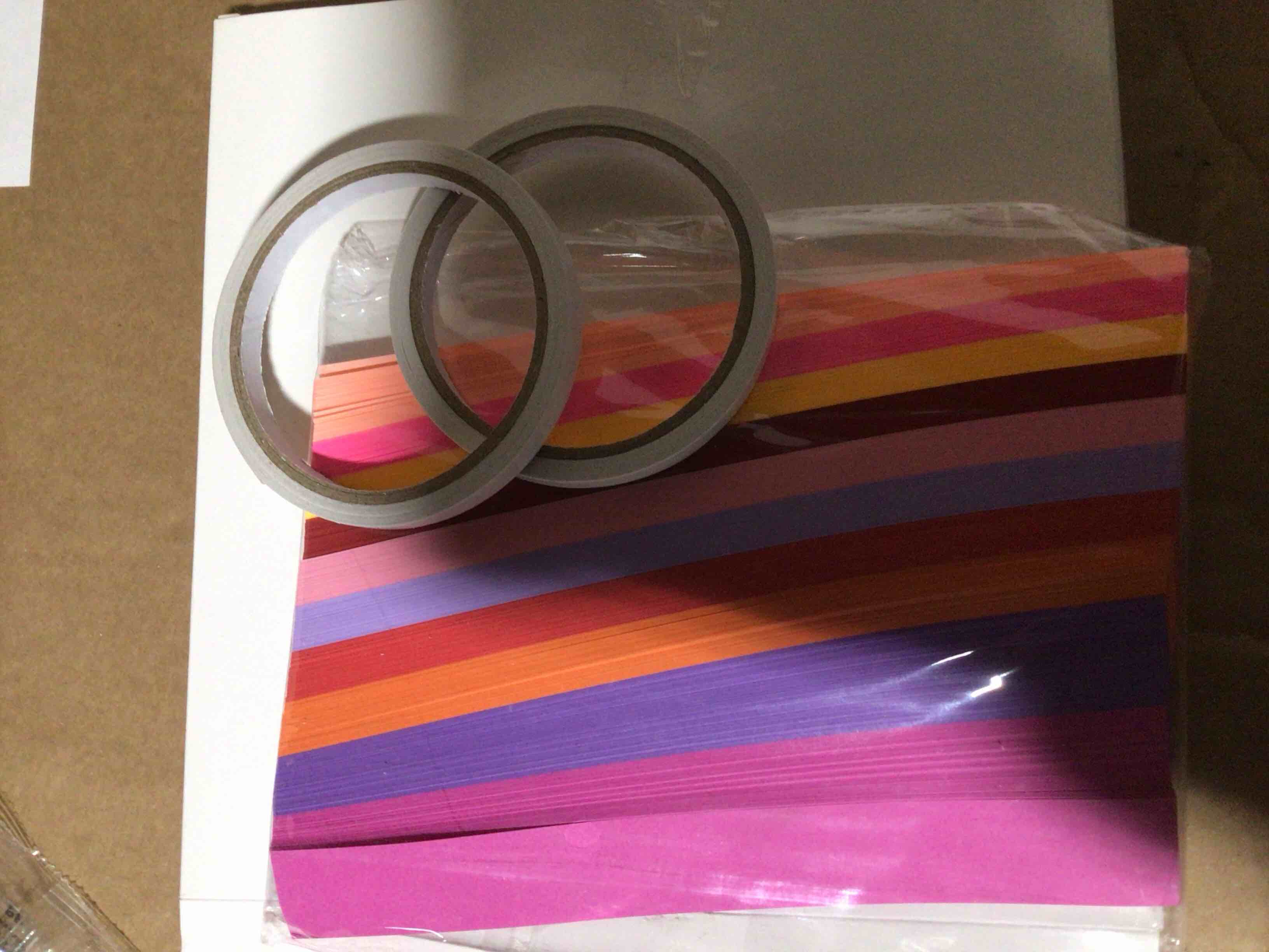 Condition photo showing New/Like New for Lincia 500 sheet Christmas paper with double size tape (valentine) 