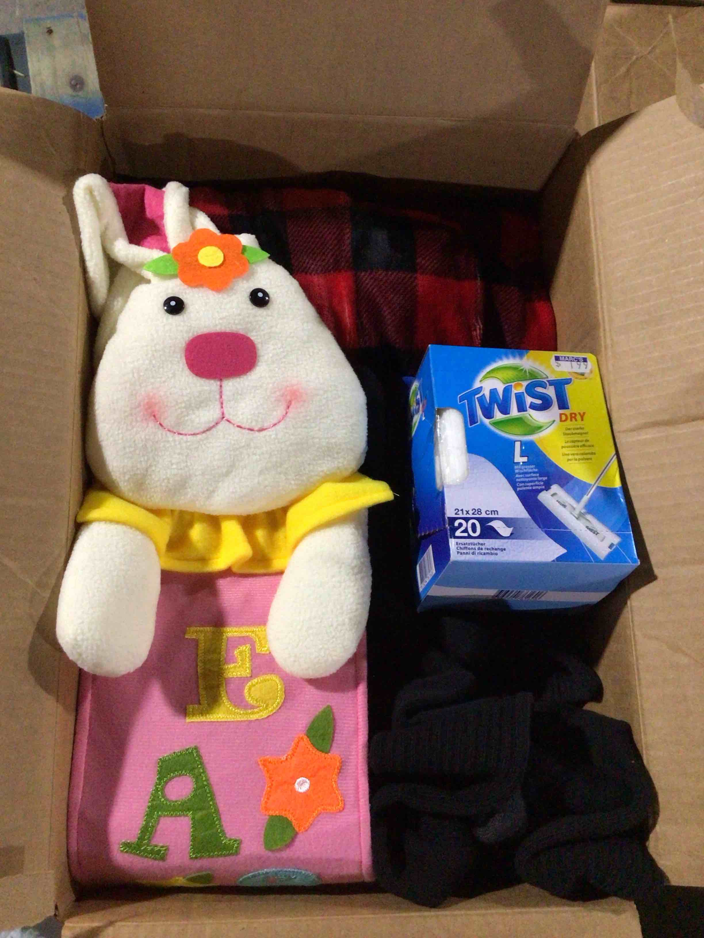 box lot of miscellaneous items 