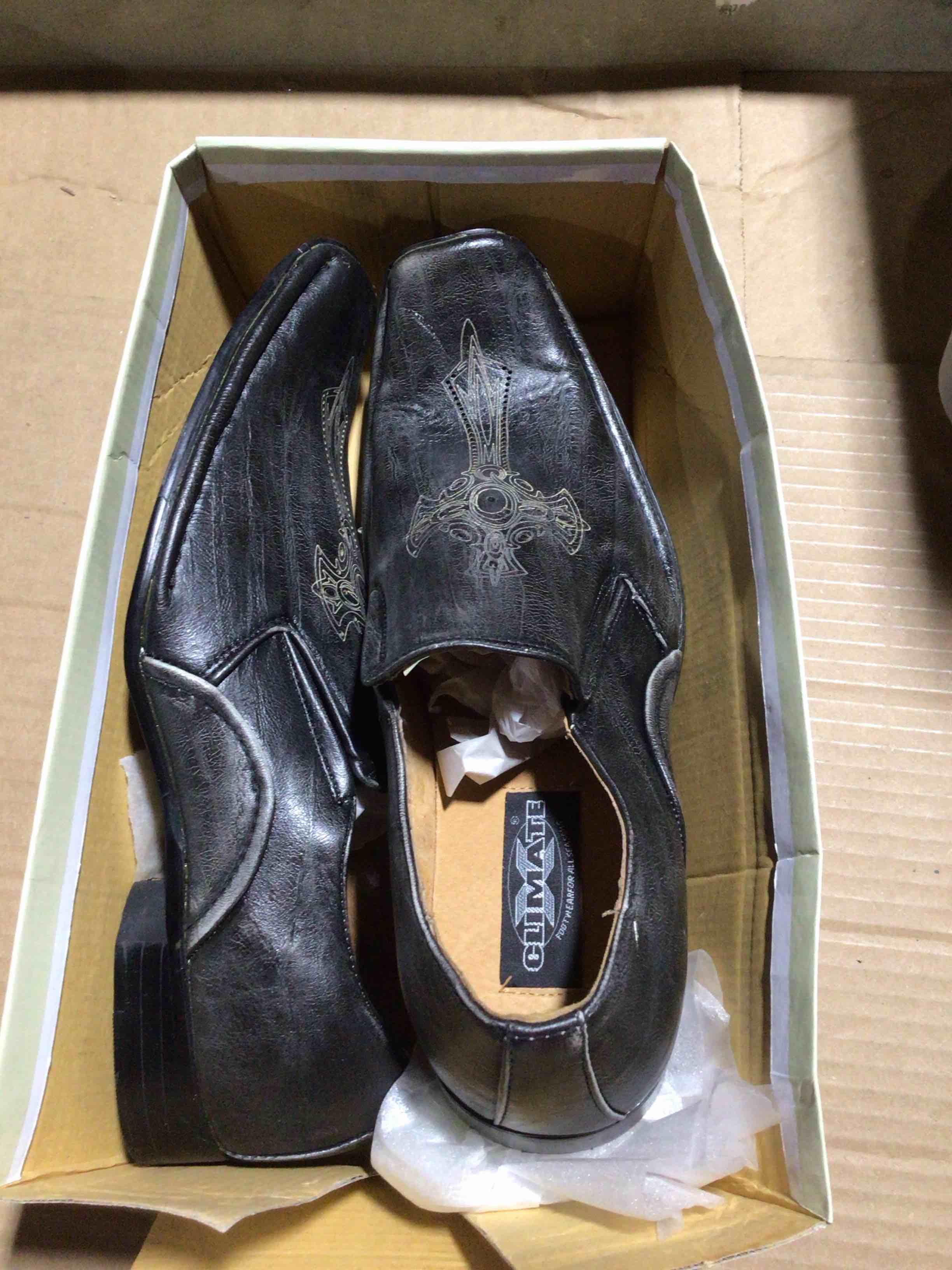 robert wayne black leather slip-on sneakers 