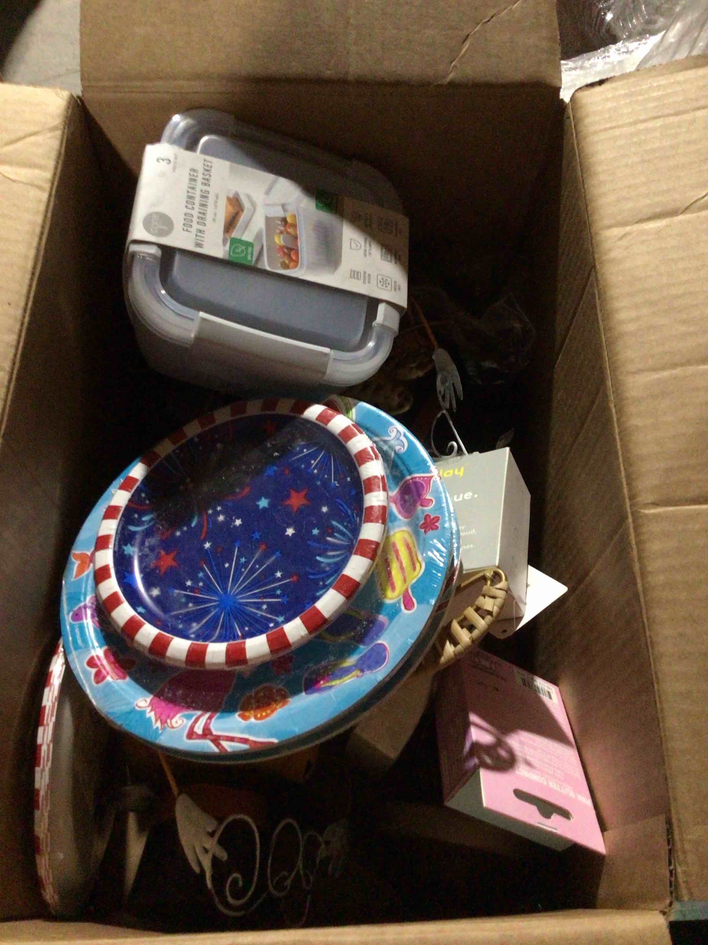Condition photo showing Good Condition for box lot of miscellaneous items 