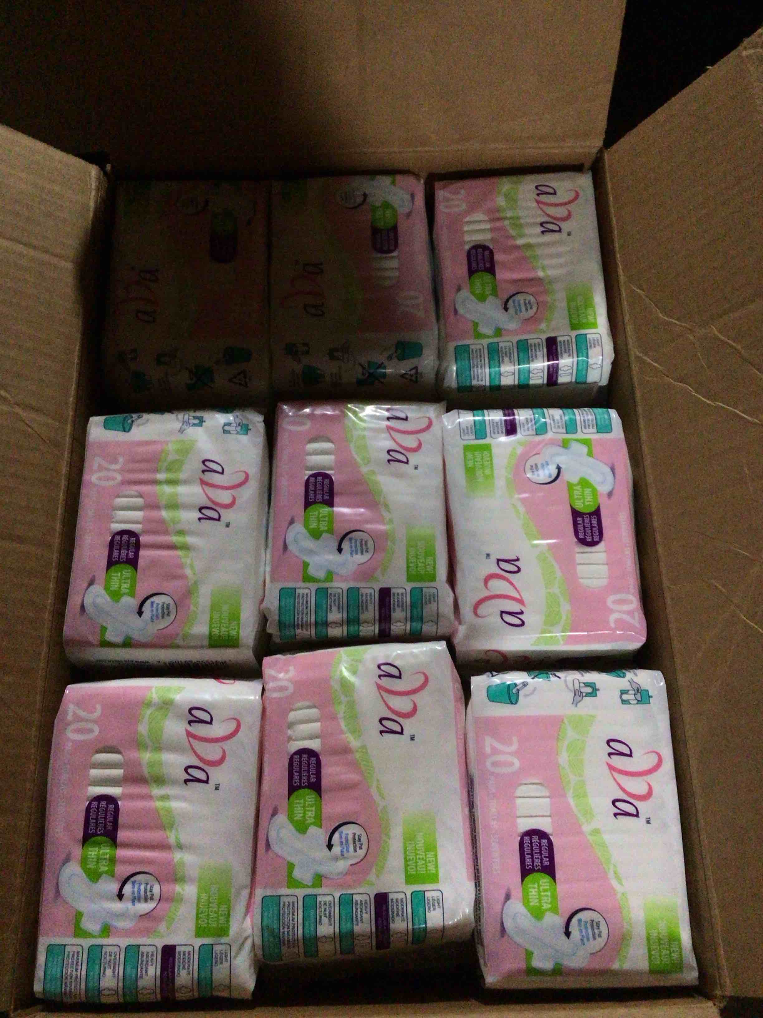 Condition photo showing Good Condition for box lot of miscellaneous items 