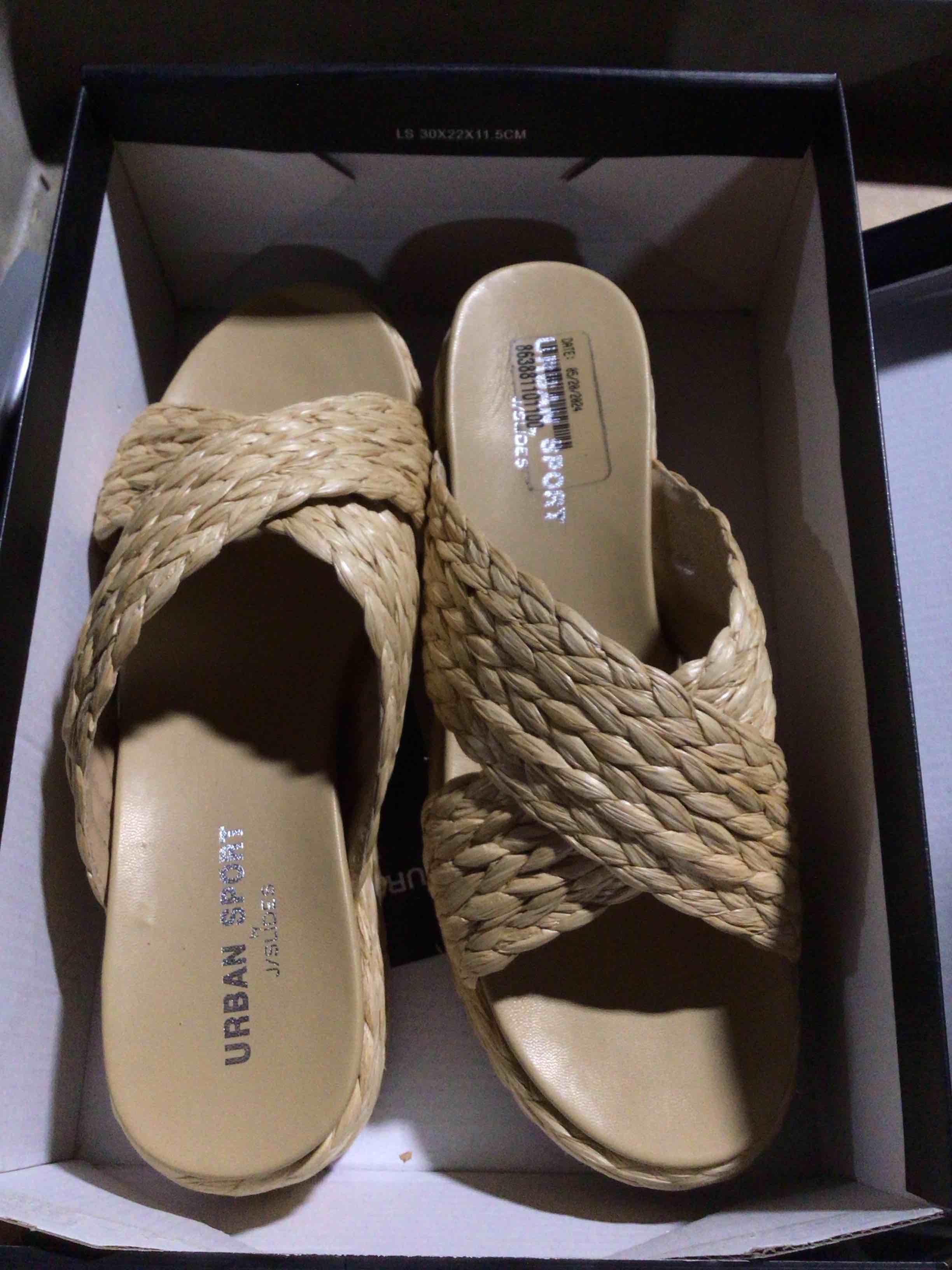 new j/ slides women’s beige braided plat round 