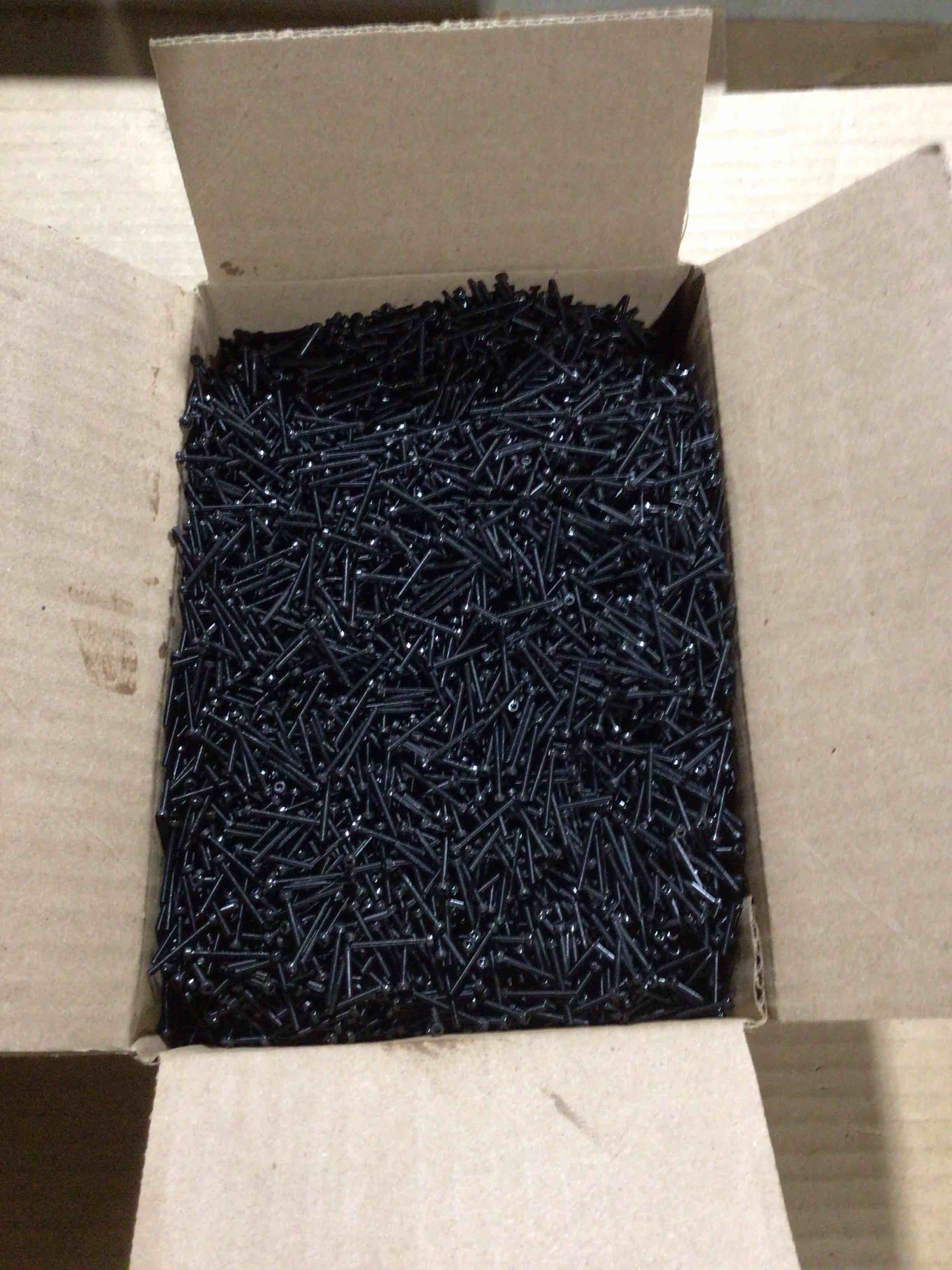 Industrial screws or hexagonal head bolts ( also known as metal screws 