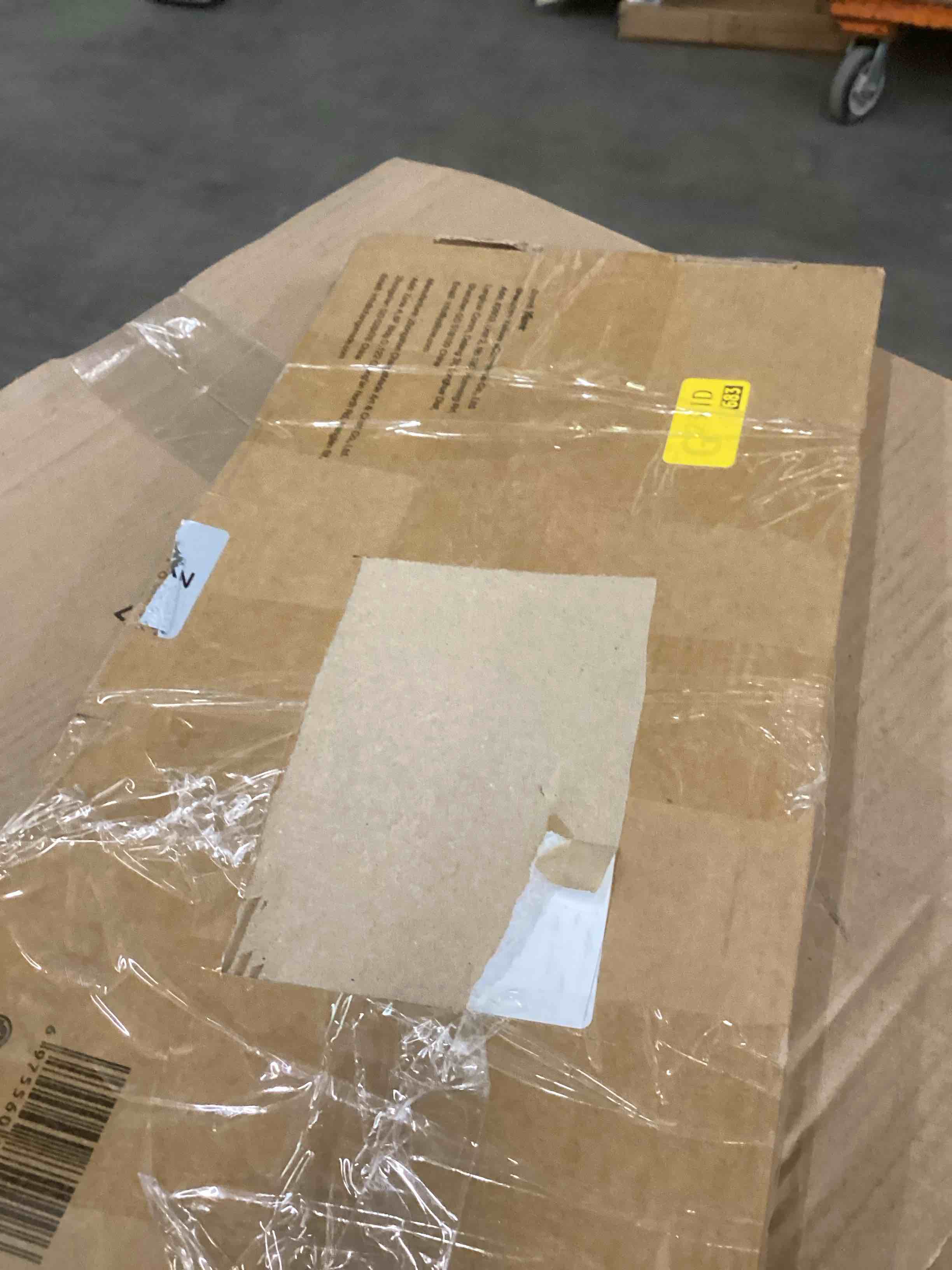 Condition photo showing New/Like New for YALLOVE 2 Pack 15.75 Inch Gold Wedding Flower Stand Metal Vase Column Stand Geometric Centerpiece Vase for Home Party Wedding Decorations, Rectangular Flower Display Rack 2 15.75 Inch