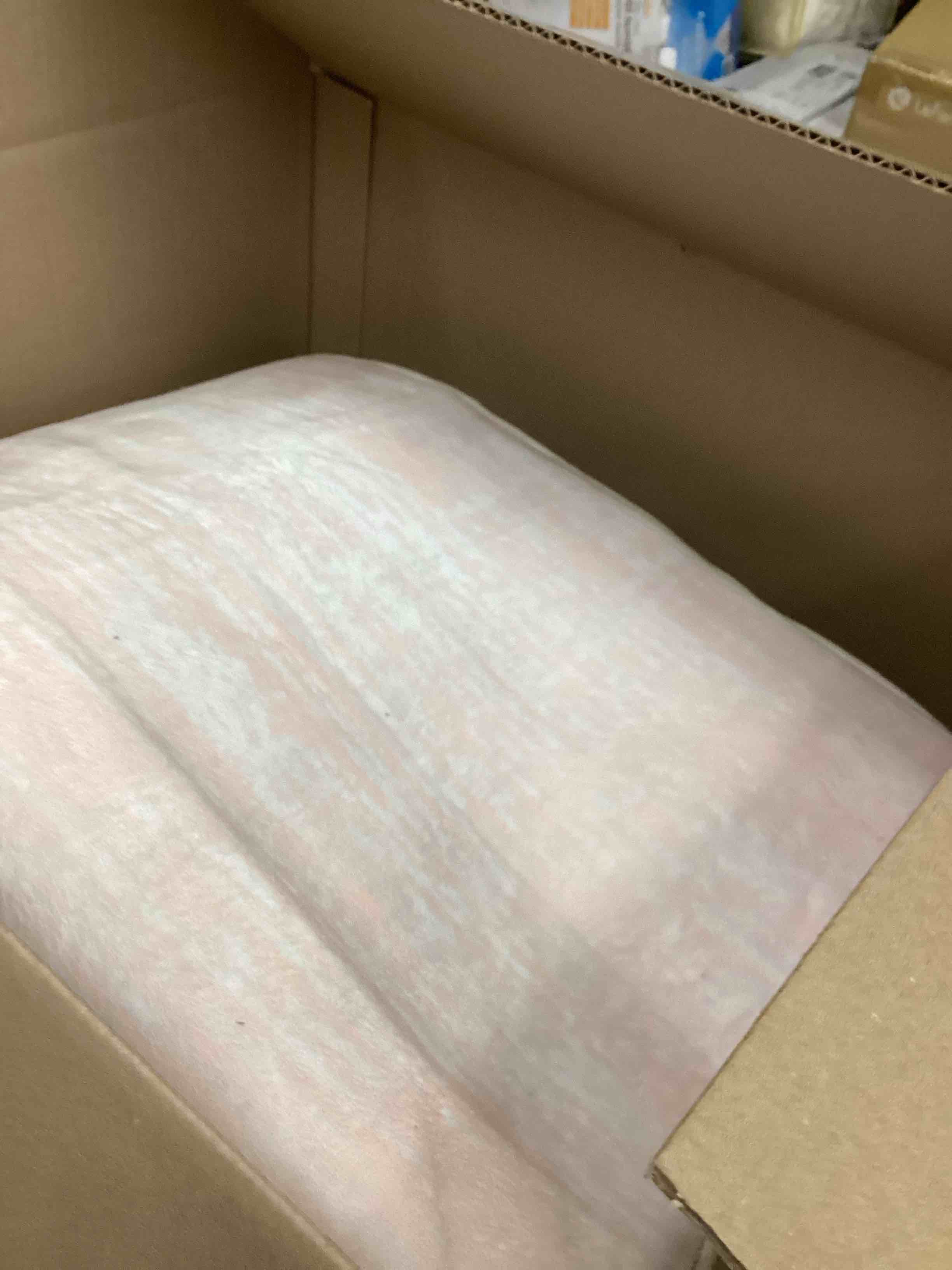 Condition photo showing New/Like New for srugn Washable Rugs 8x10 Area Rugs for Living Room, Rugs for Bedroom, Large Carpets,Ultra Soft Faux Wool Retro Dining Room Rug,Non Slip&Non-Shedding Low Pile Vintage Print Rug for Home Office-pink white
