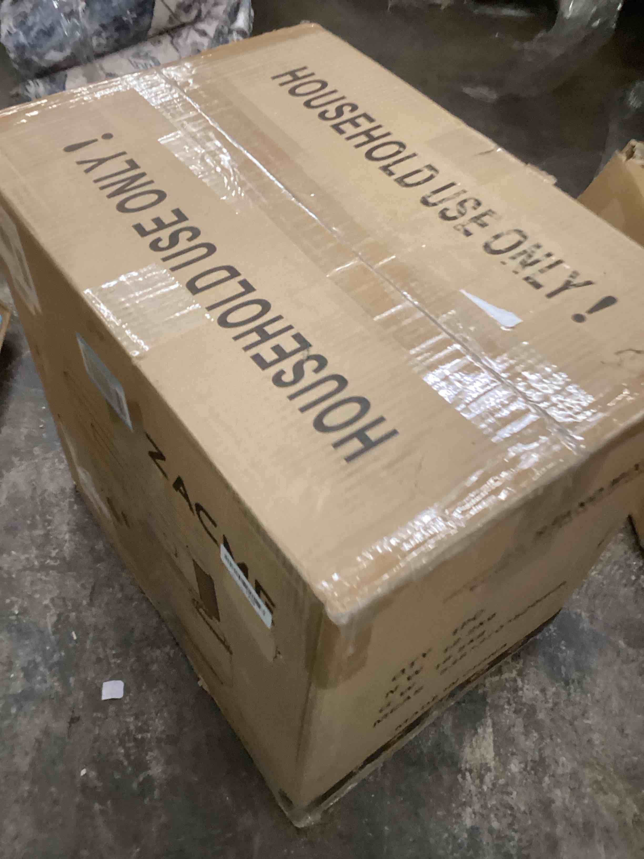 Condition photo showing Good Condition for ZACME 7.4QT Household Stand Mixer 800W with Aluminum Die Casting Mixers Kitchen Electric Stand Mixer Metal Dough Mixer with Stainless Steel 7L Bowl, Dough Hook, Whisk and Beater Black 7.4QT