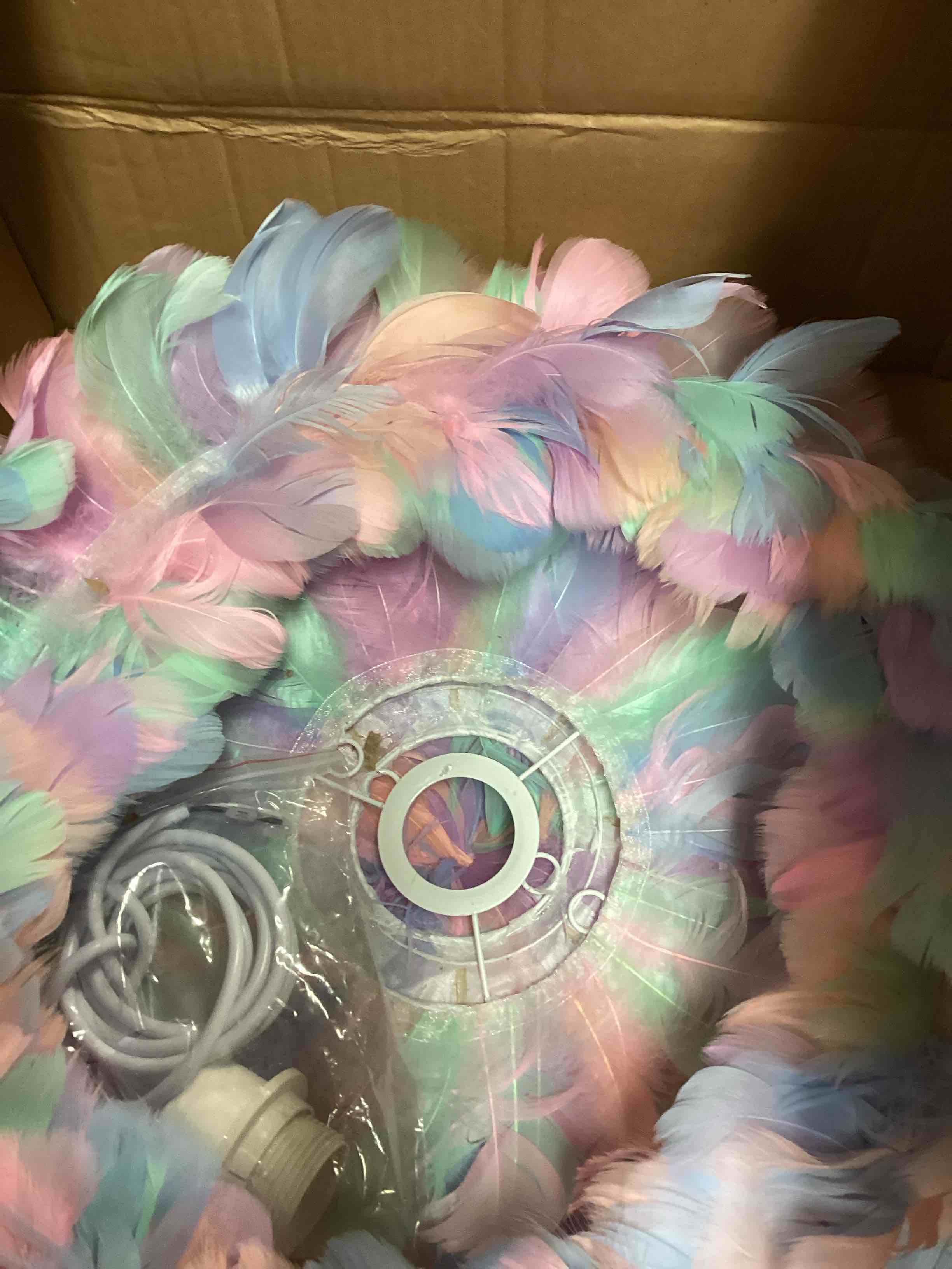 Condition photo showing Good Condition for NZV Modern White Feather Chandelier for Bedroom 19.7in Girls Room White Pendant Light Modern Feathers Light Fixture Romantic Hanging Ceiling Lighting for Kitchen Island Dining Room Foyer Hallway D19.7IN ?NZV-103?