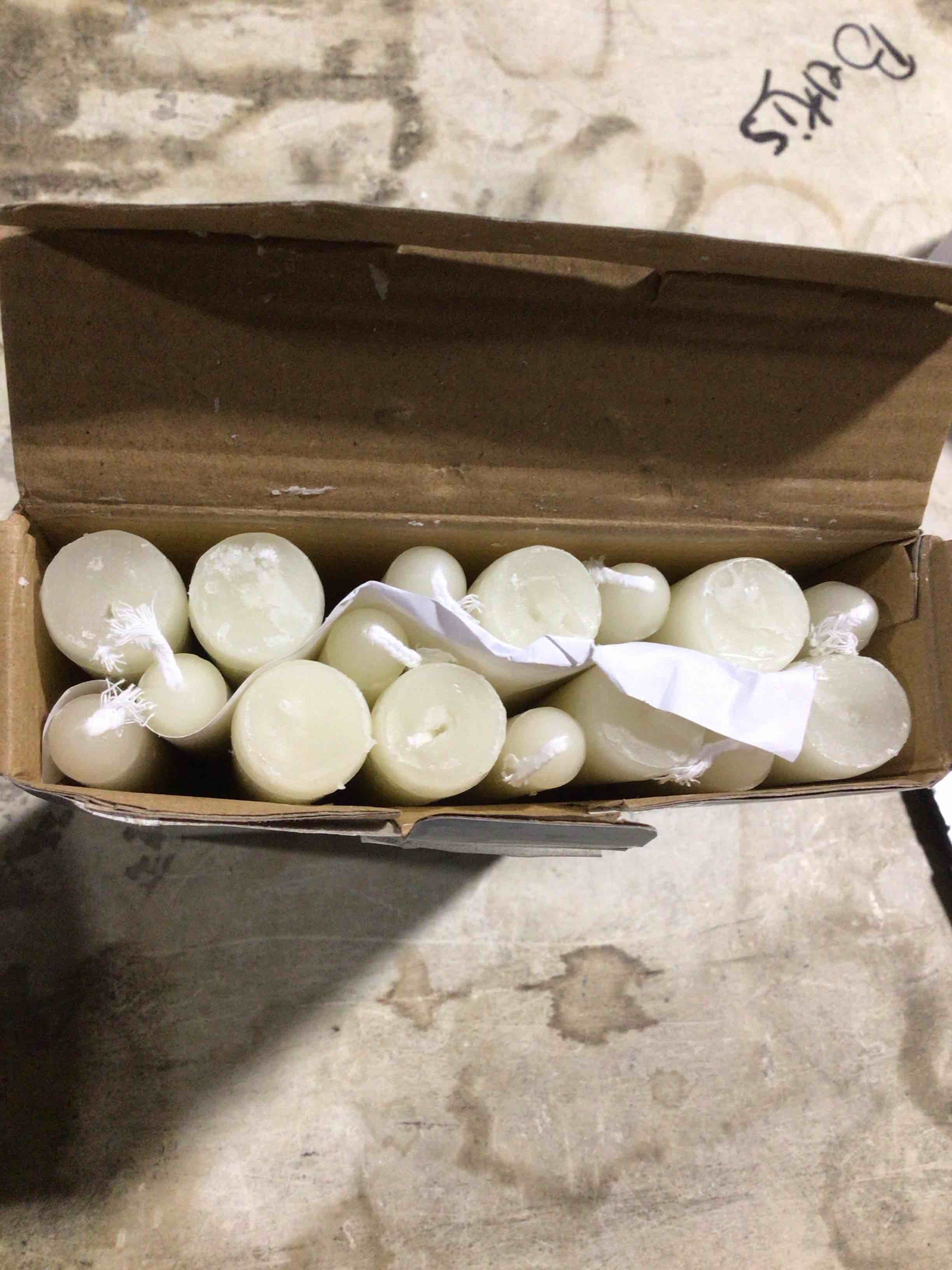 Condition photo showing Good Condition for WPONSZU 16 Pack Ivory Taper Candles, 7-8 Hours Burn Time, Unscented, Smokeless and Dripless, 4/5 x 10 Inch for Christmas,Household,Dinner,Wedding,Valentine's Day,Party and Home Décor Candlesticks 16iovry