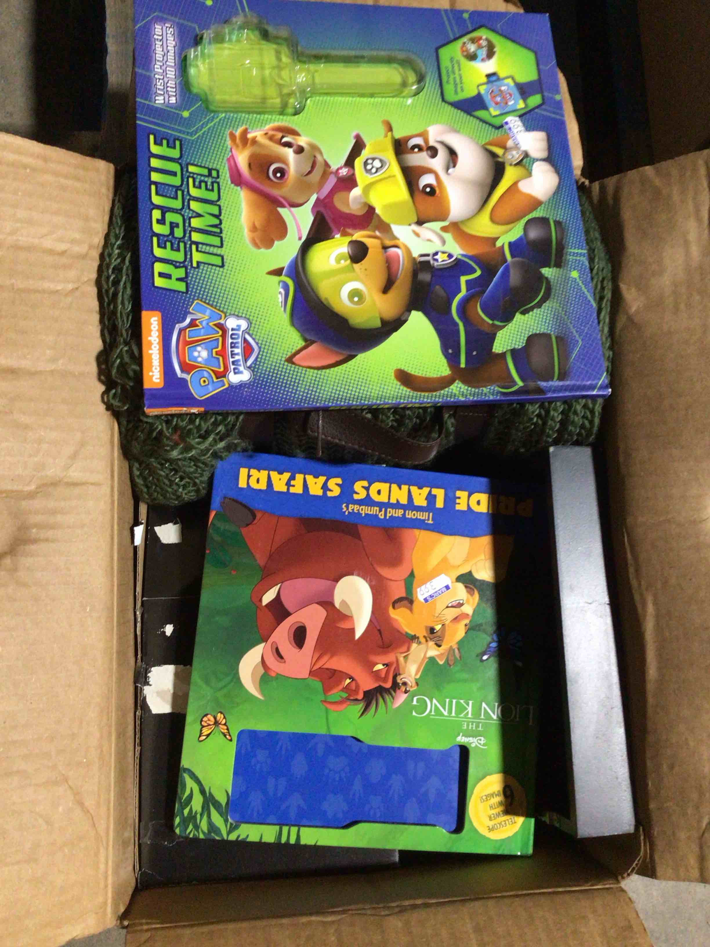 Condition photo showing Good Condition for box lot of miscellaneous items 