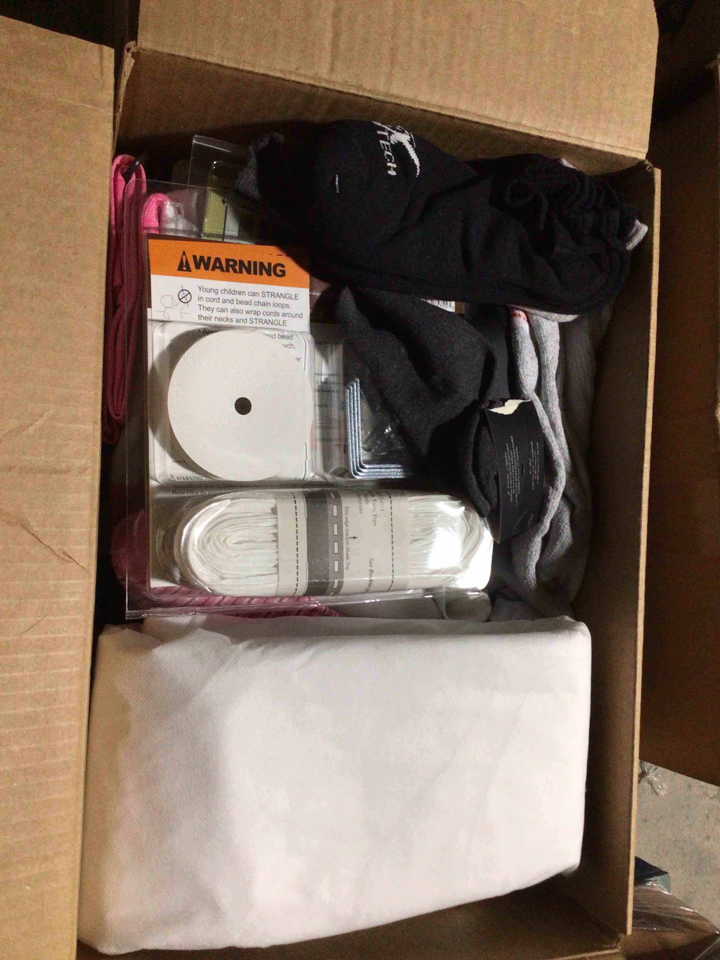 Condition photo showing Good Condition for box lot of miscellaneous items 