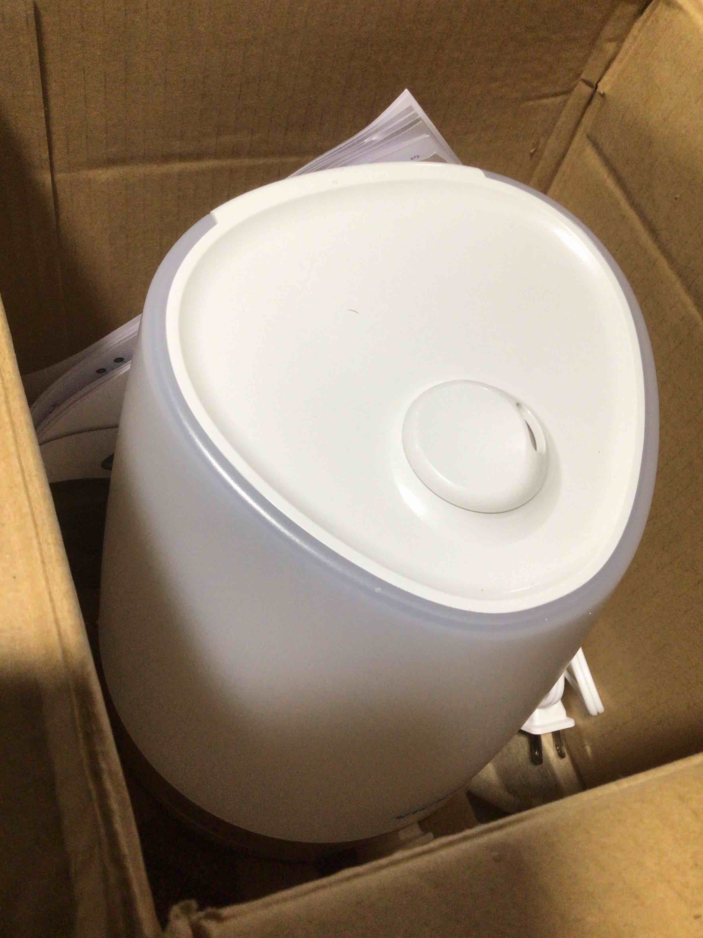Condition photo showing As Is for Vicks 1 Gallon Filter Free Cool Mist Ultrasonic Humidifier  VUL545D  White