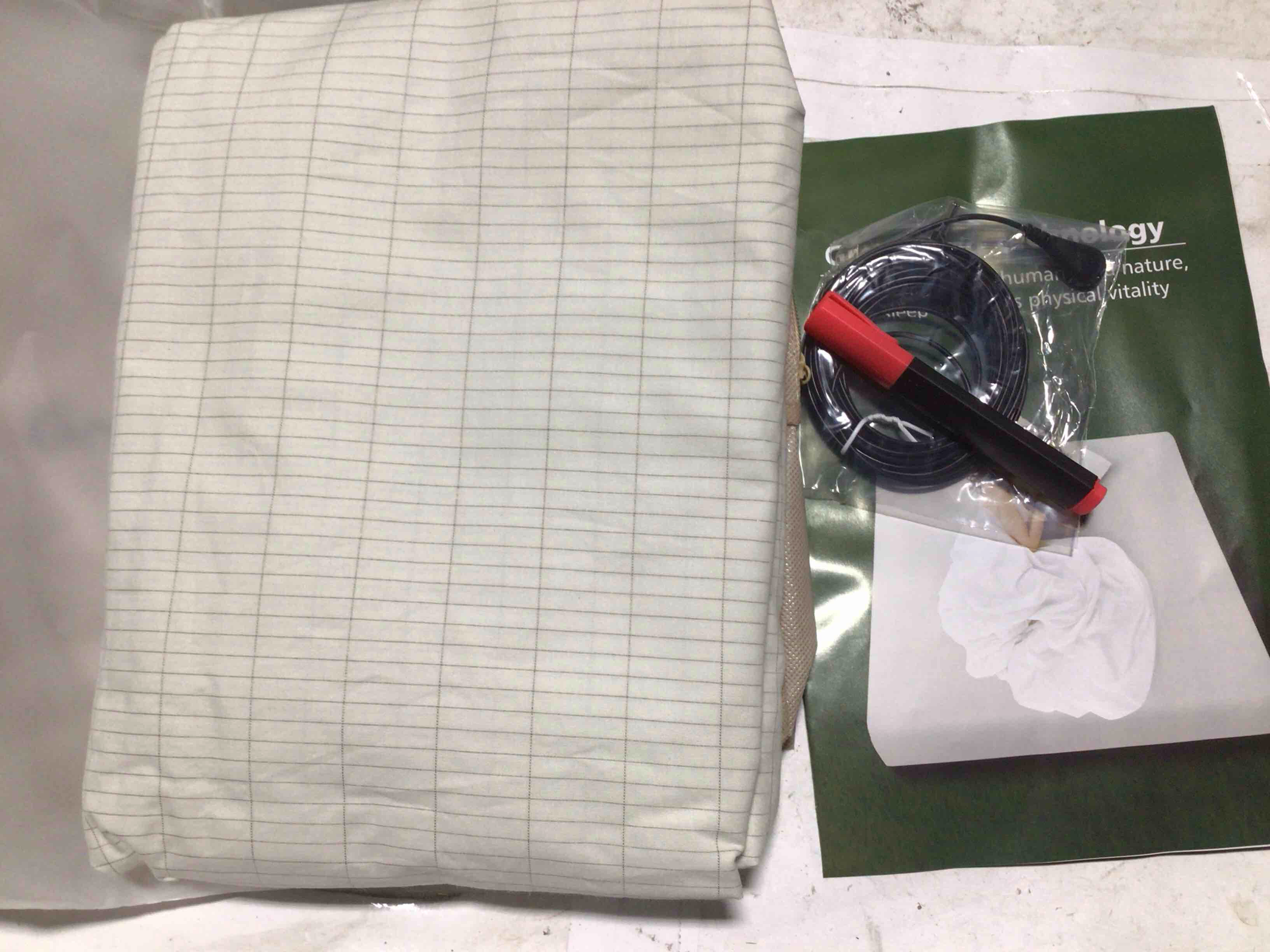 Condition photo showing New/Like New for HLLBLL® Grounding Bedding Sheet Set, Bed Sheets and Pillowcase Set, 90% Organic Cotton+10% Pure Silver Organic Fitted Grounded Sheet for Improved Sleep, Pain Relief (White, Queen, (60.4 * 80 * 15inch) 152* 203* 38 cm