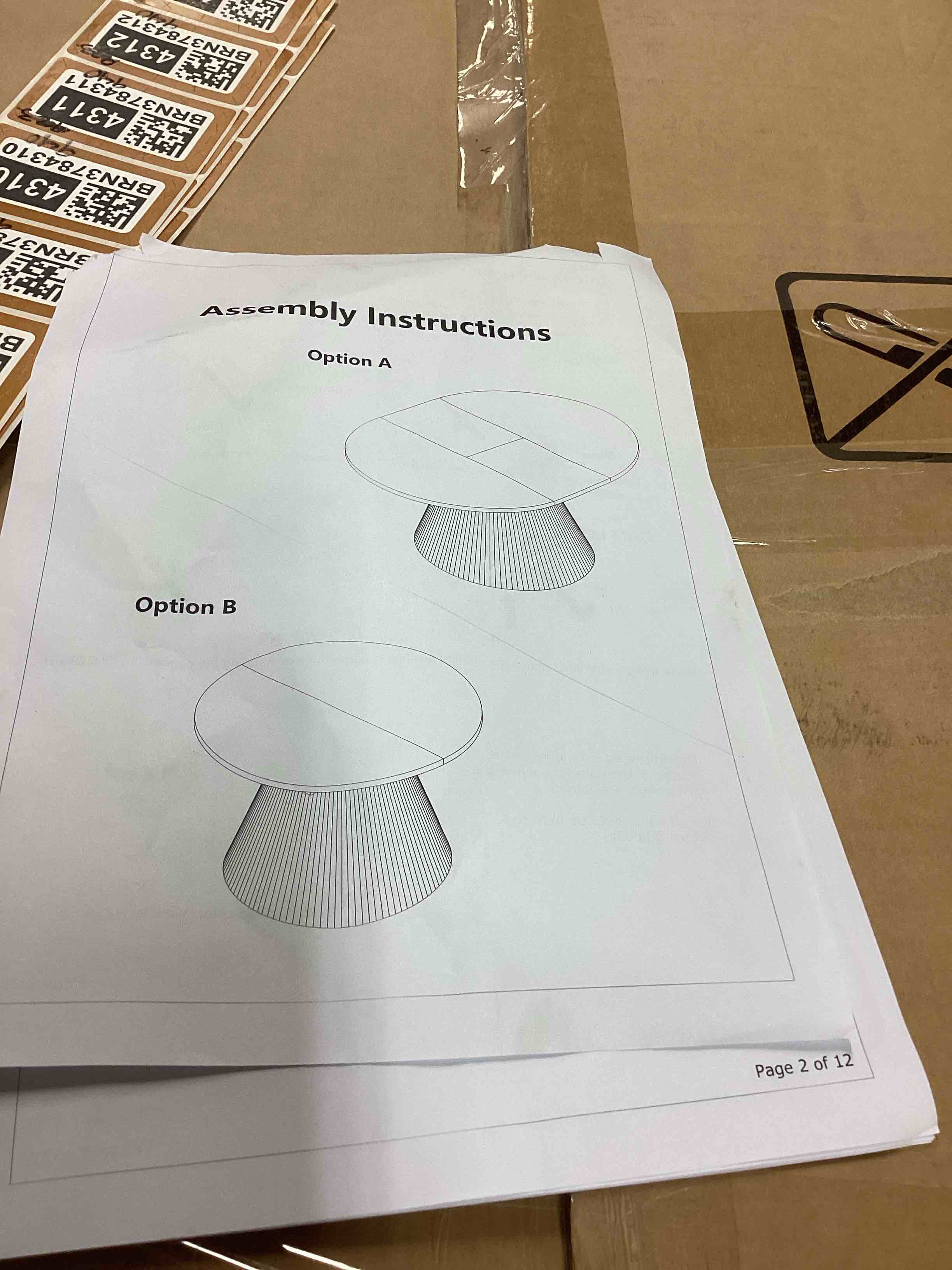 Condition photo showing Good Condition for expandable round dining table with pedestal (similar) (incomplete)
