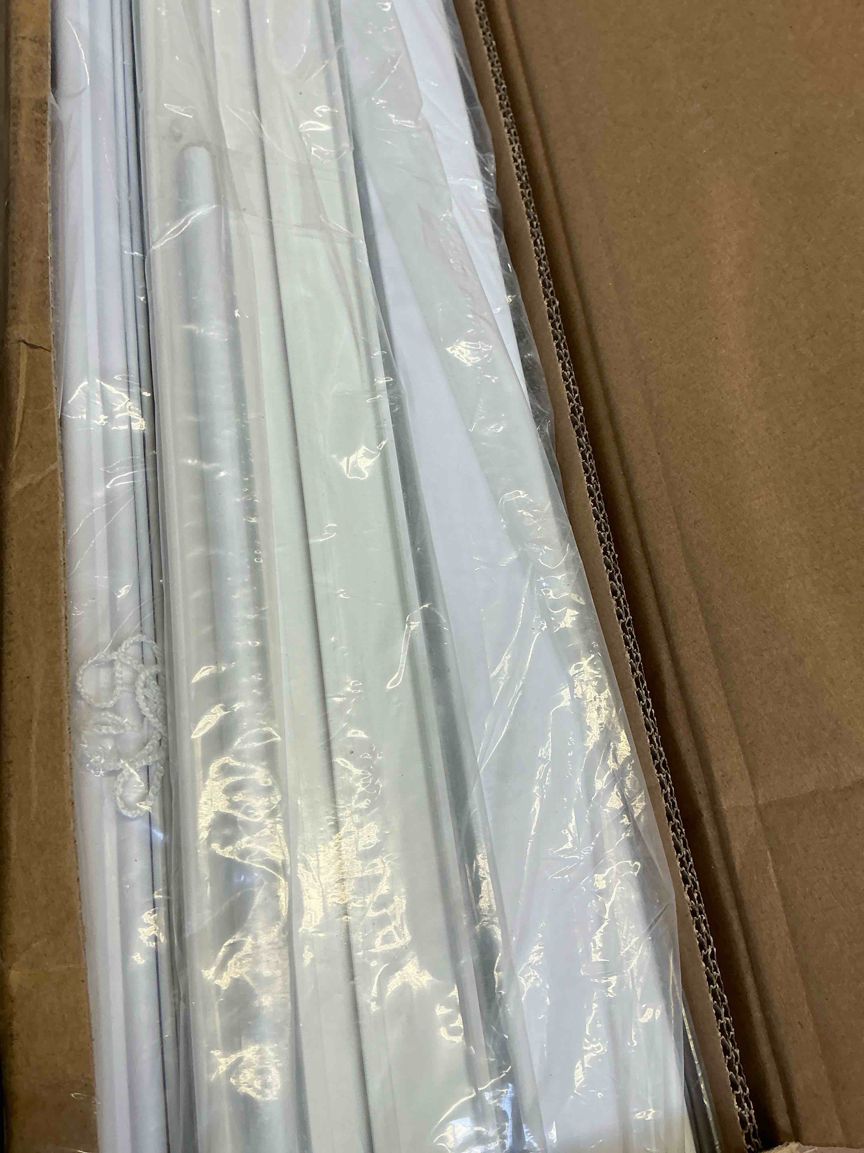 https://s3.amazonaws.com/lotting-images-prod/bidfta/BRN3784687_1785520354322.jpeg