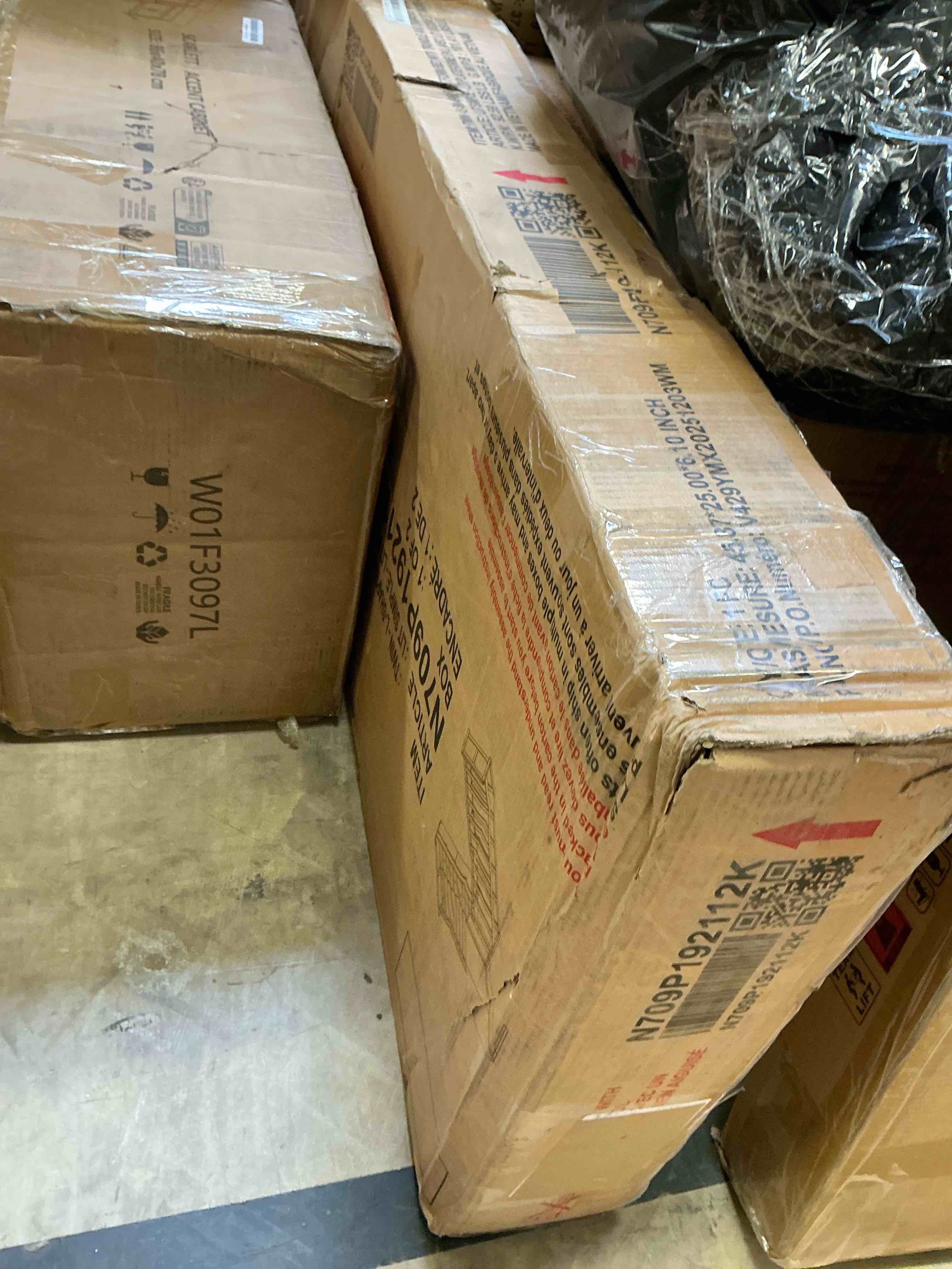 https://s3.amazonaws.com/lotting-images-prod/bidfta/BRN3784696_1785526381441.jpeg