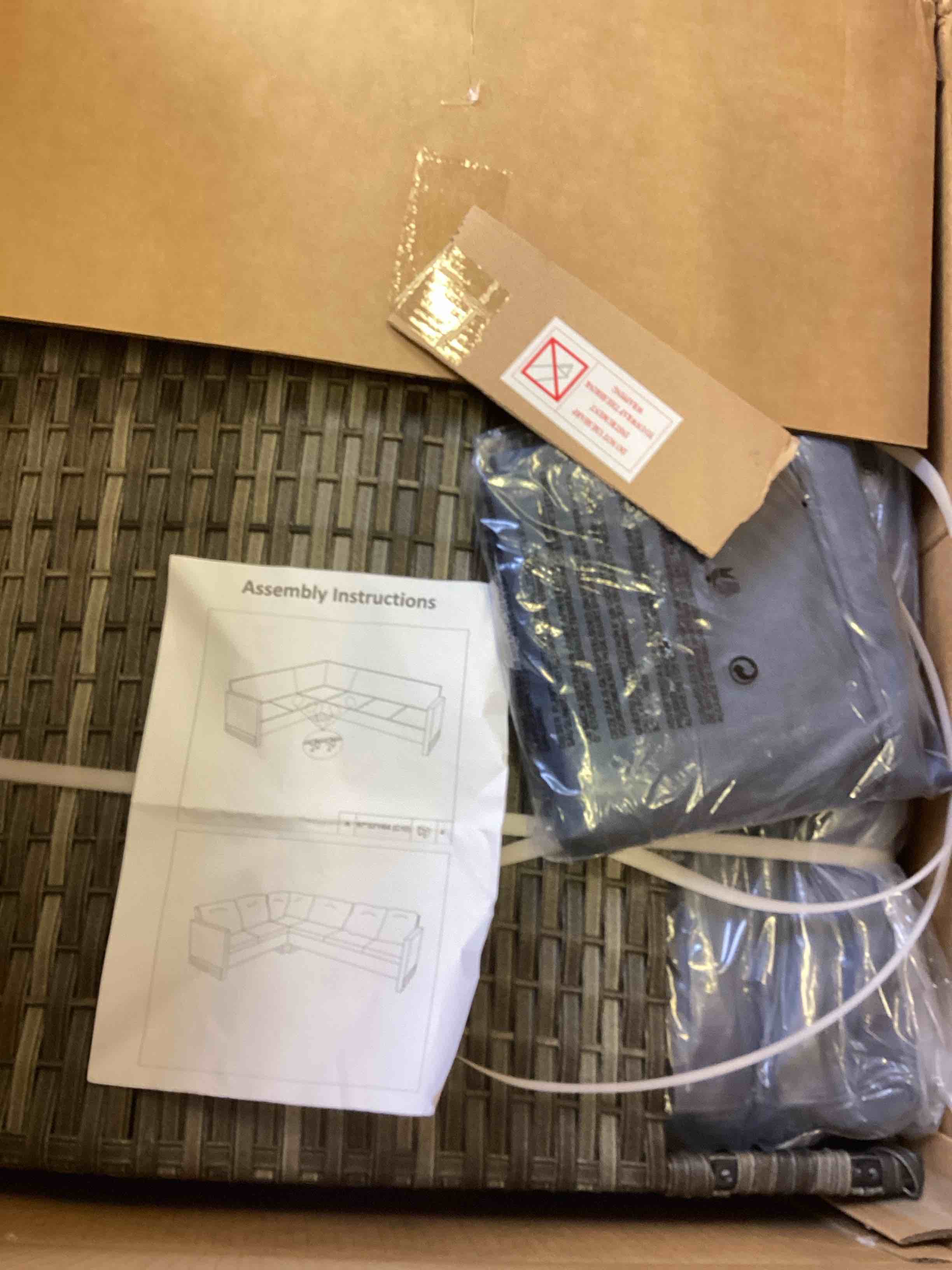 https://s3.amazonaws.com/lotting-images-prod/bidfta/BRN3784758_1789569636484.jpeg