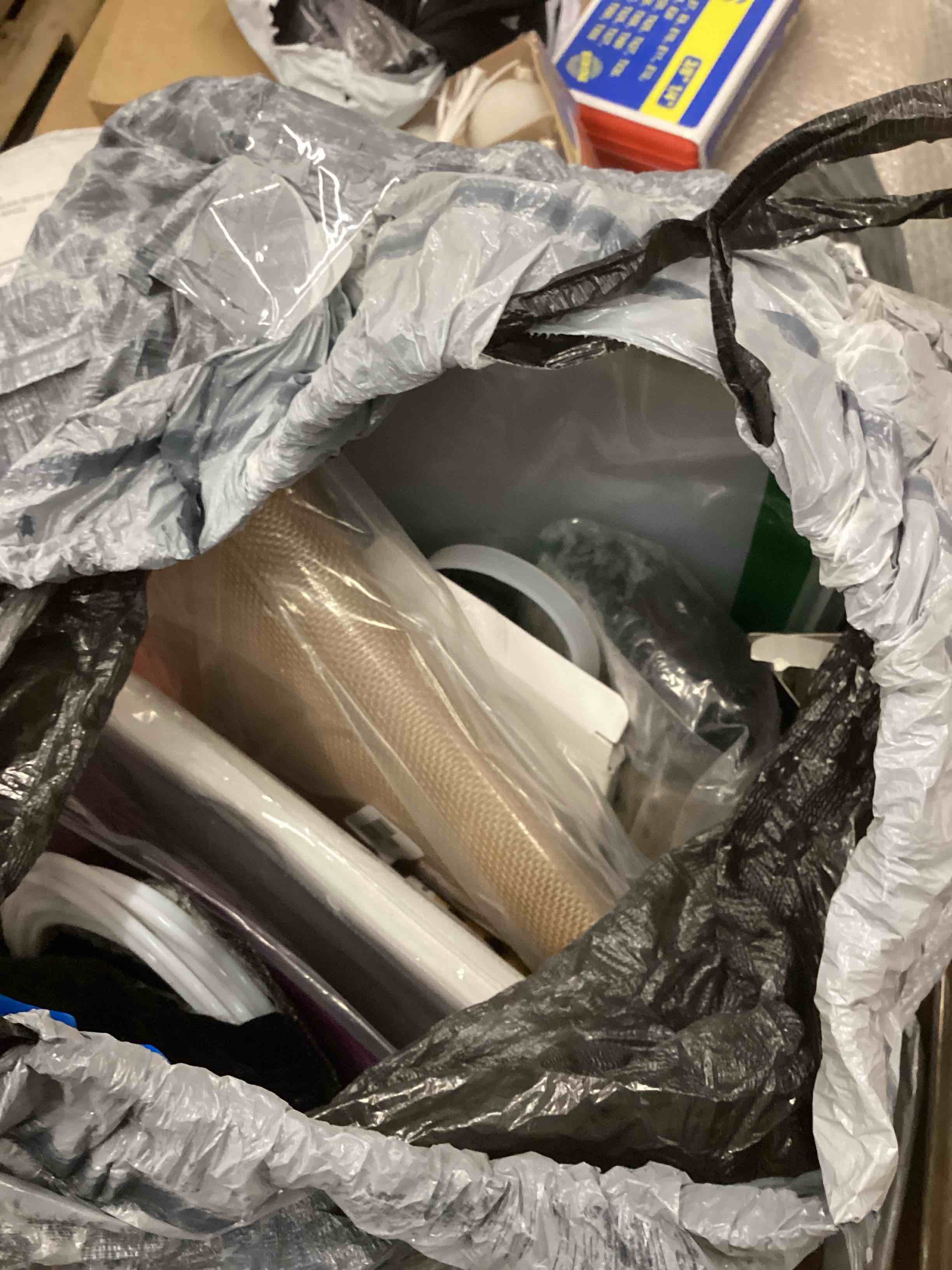 Assorted miscellaneous items 