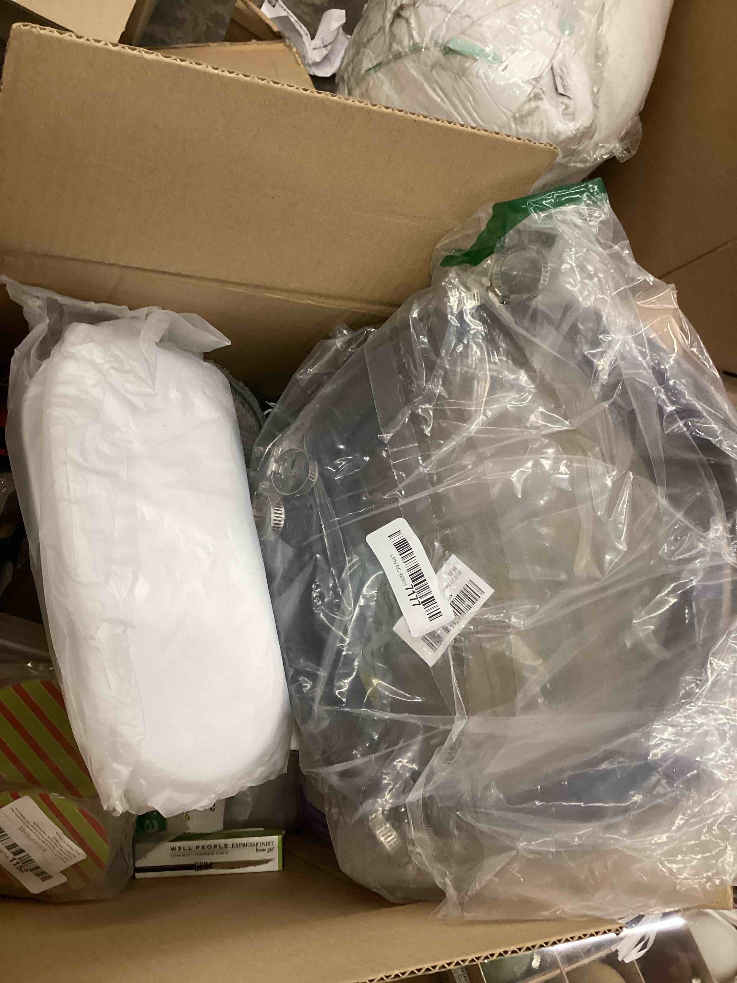 assorted miscellaneous items 