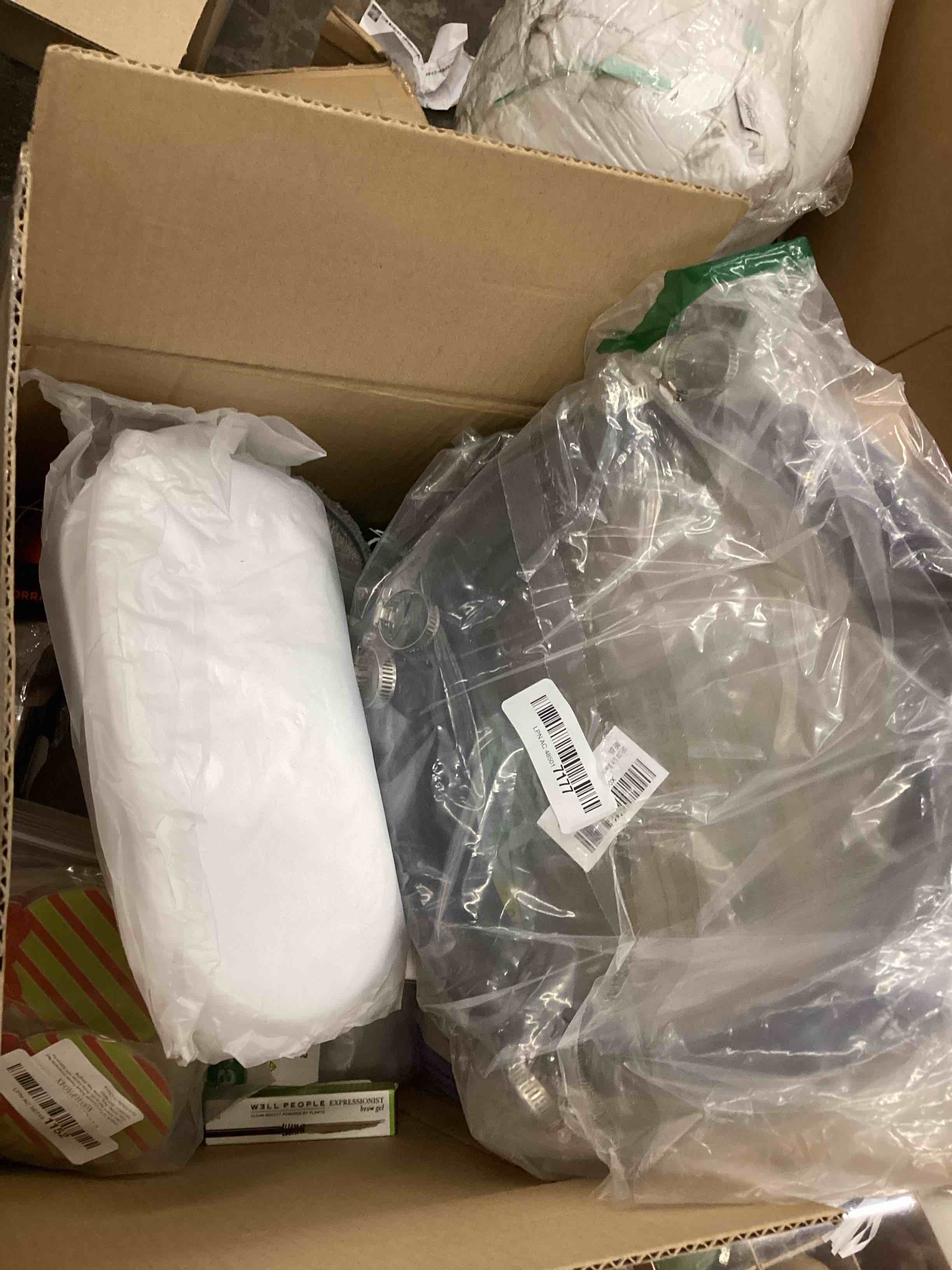 Condition photo showing Good Condition for assorted miscellaneous items 