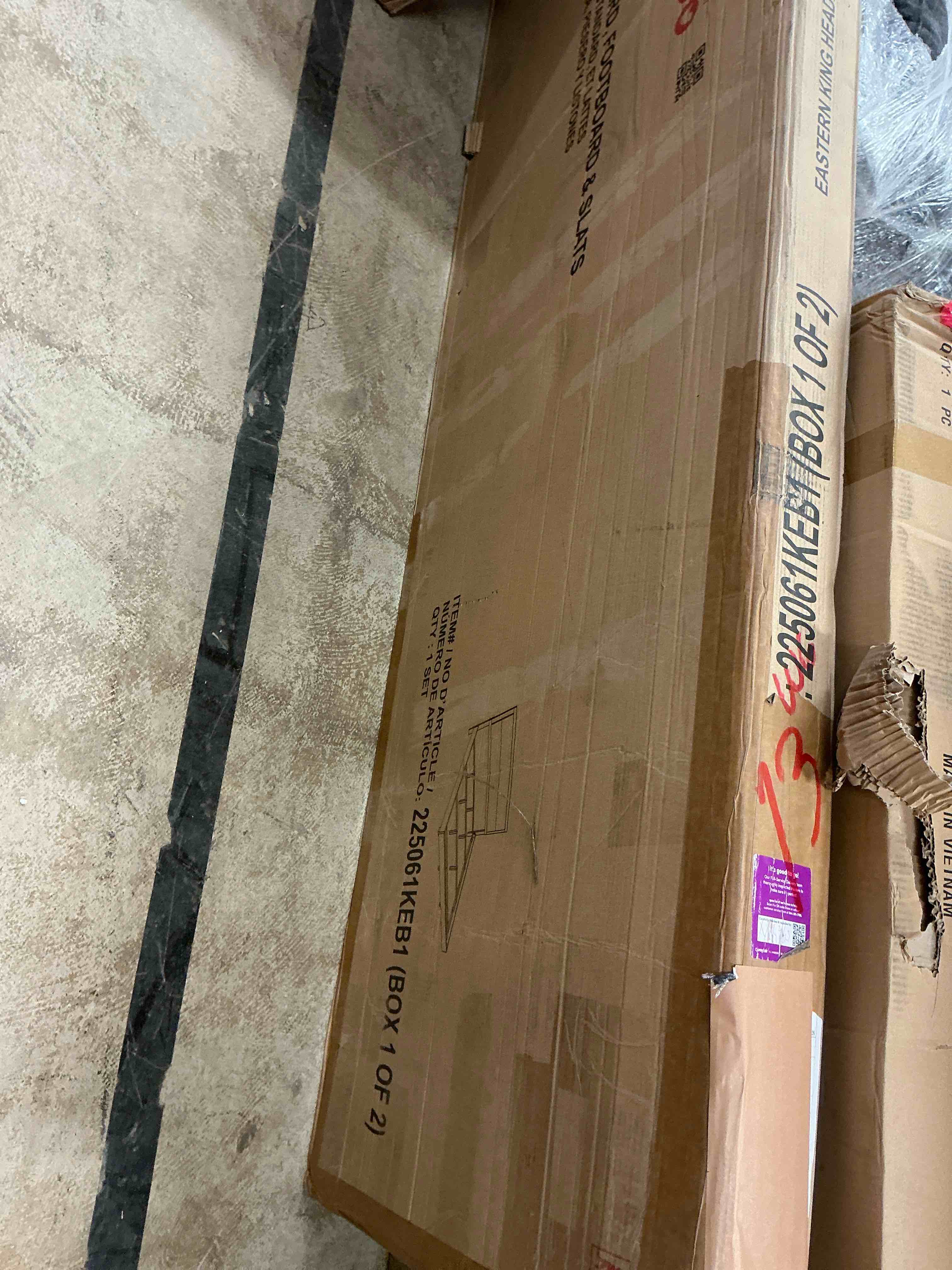 Condition photo showing Good Condition for coaster bed king bedroom headboard, footboard and slats,225061keb1( incomplete box 1 of 2 )