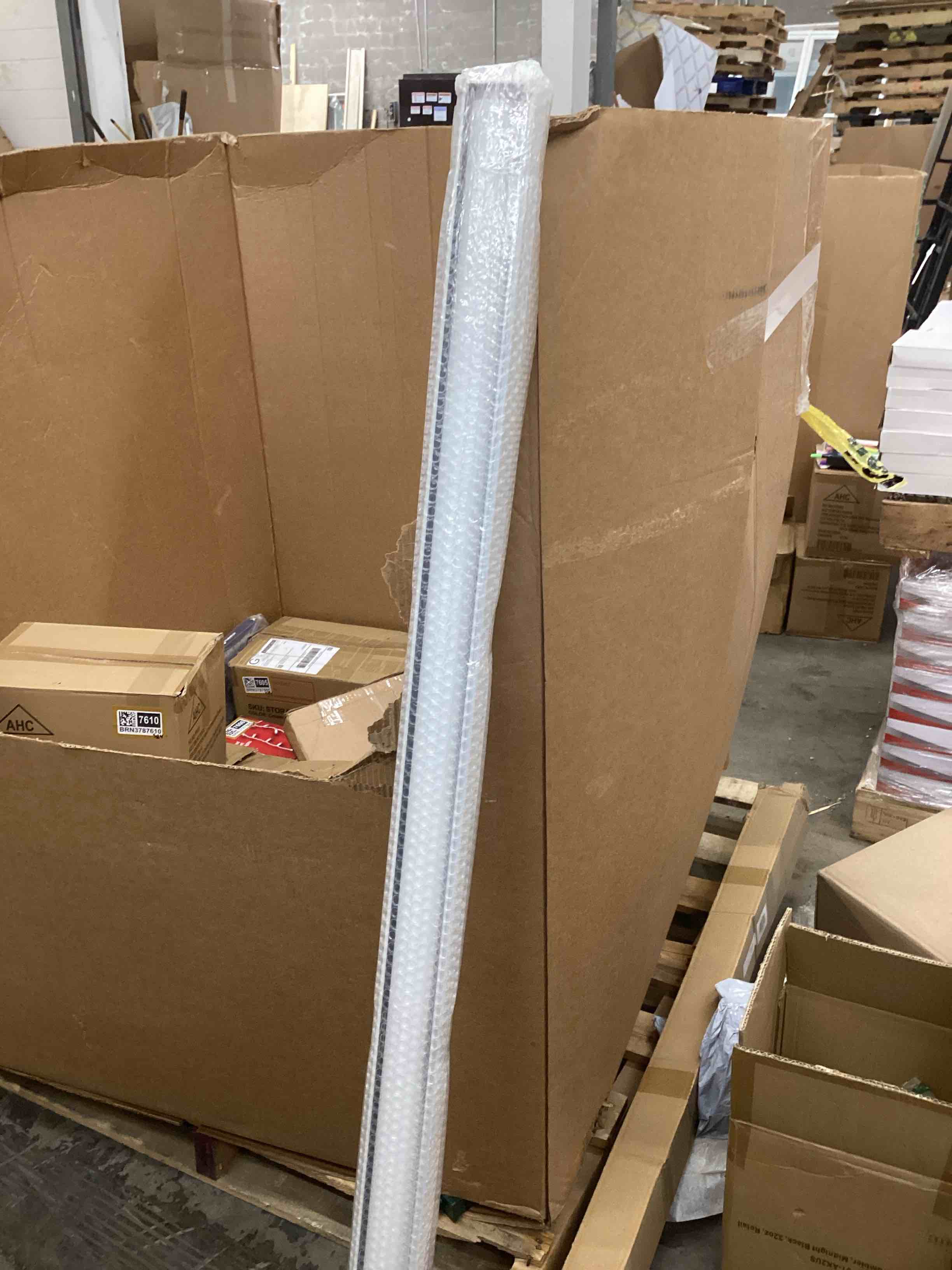 Condition photo showing Good Condition for x4 fluorescent tubes dl-tsht121sv ceiling built-in lights