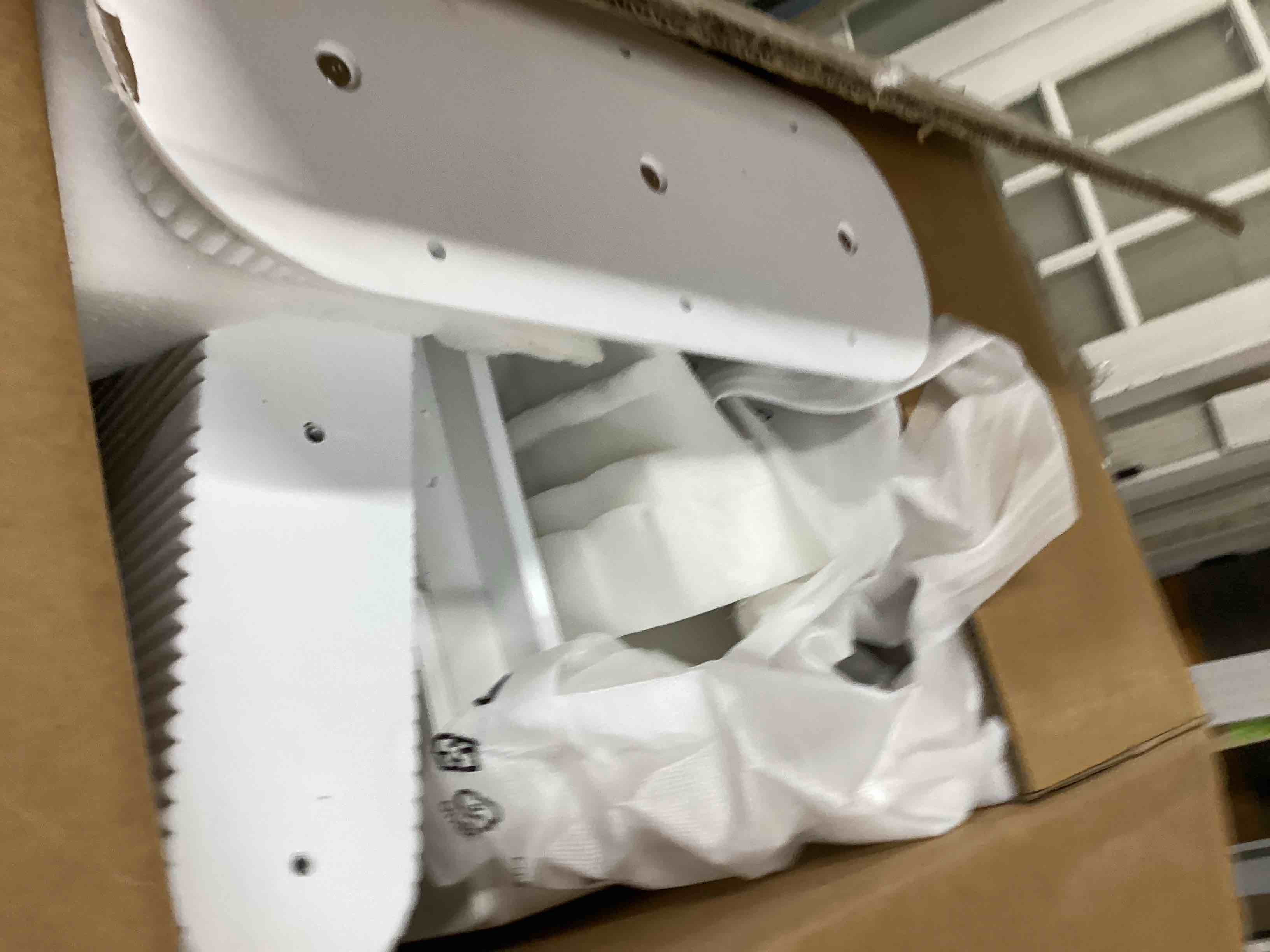 https://s3.amazonaws.com/lotting-images-prod/bidfta/BRN3787870_1776197535161.jpeg