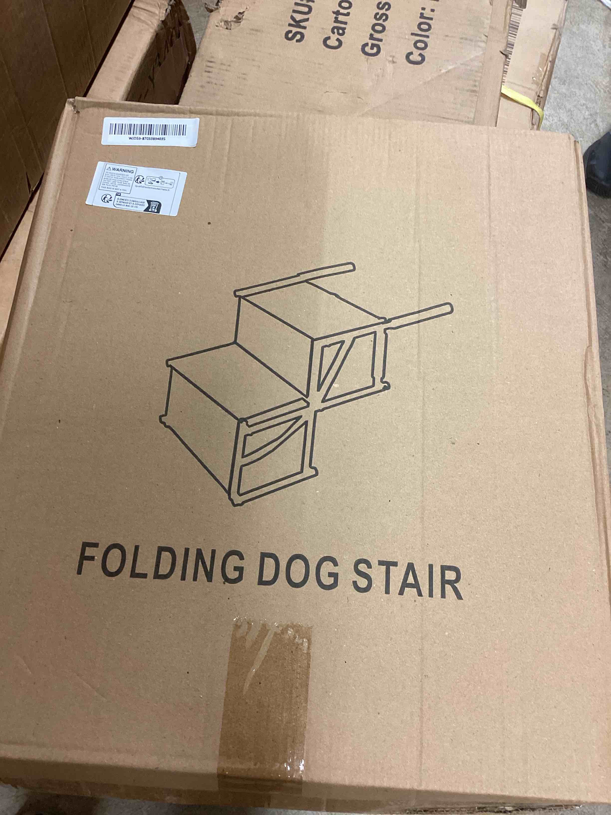 Condition photo showing New/Like New for folding dog stair green 