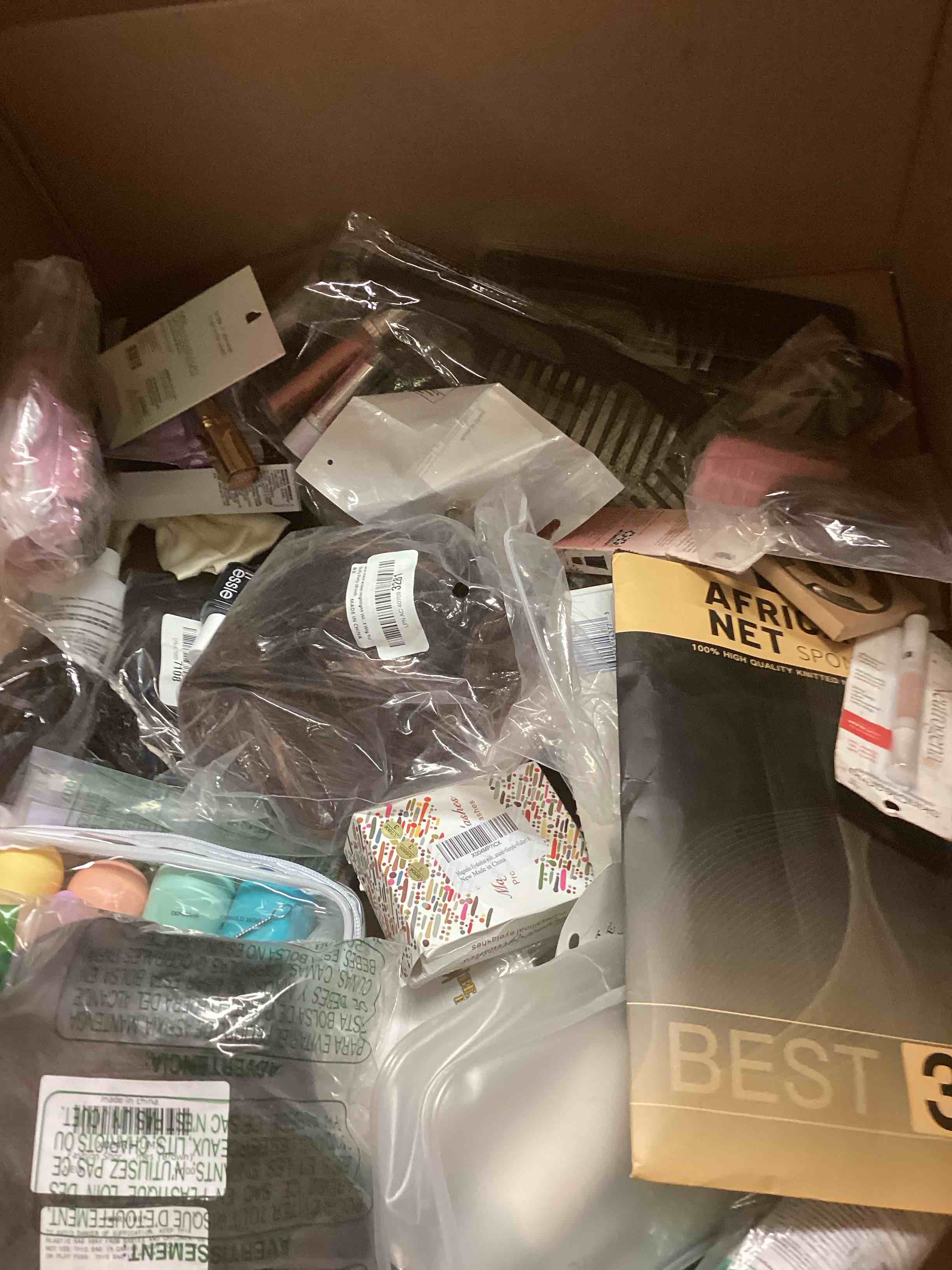 Condition photo showing Good Condition for assorted health and beauty lot