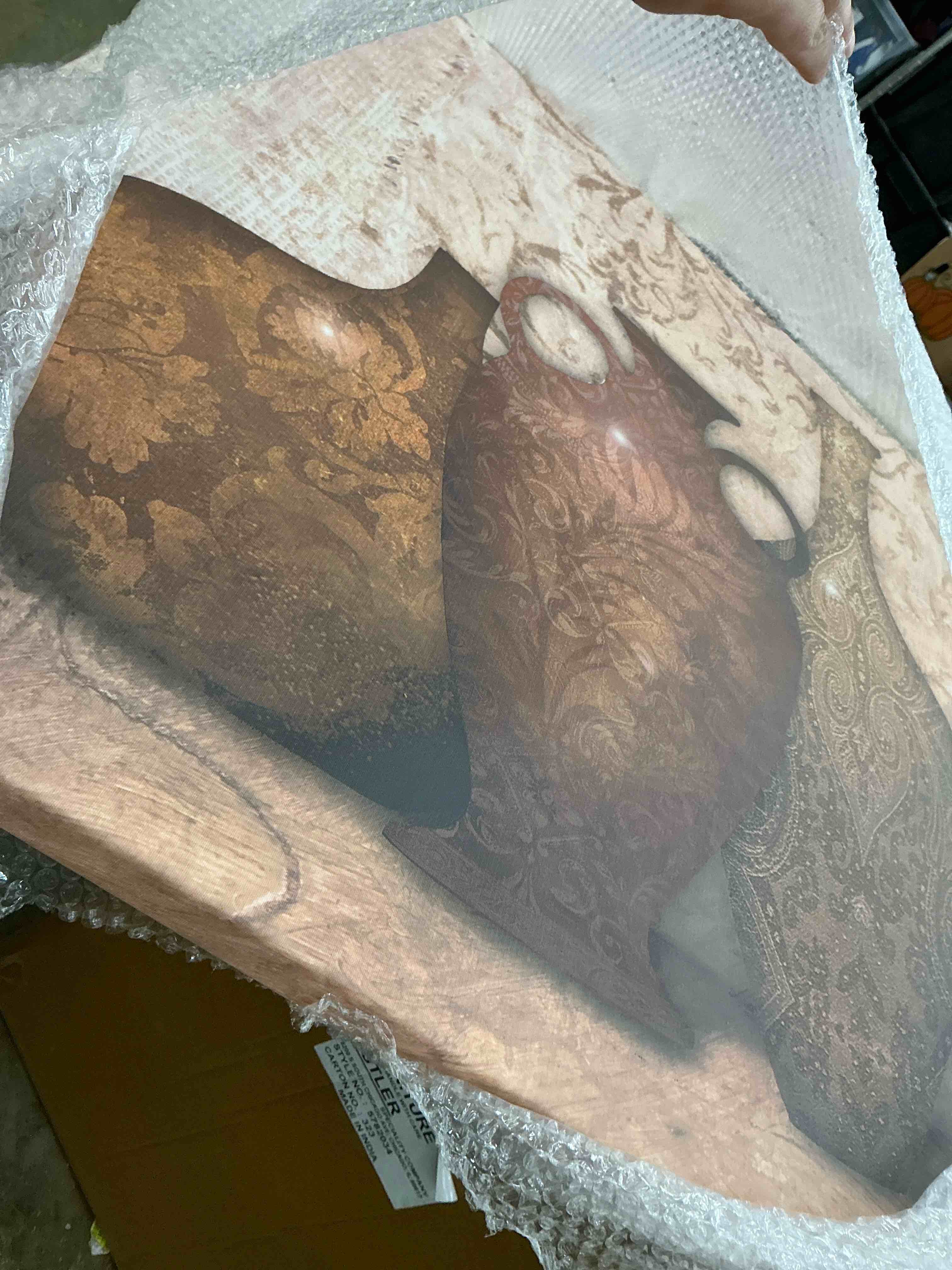 Condition photo showing Good Condition for glass decorative vases 4 "