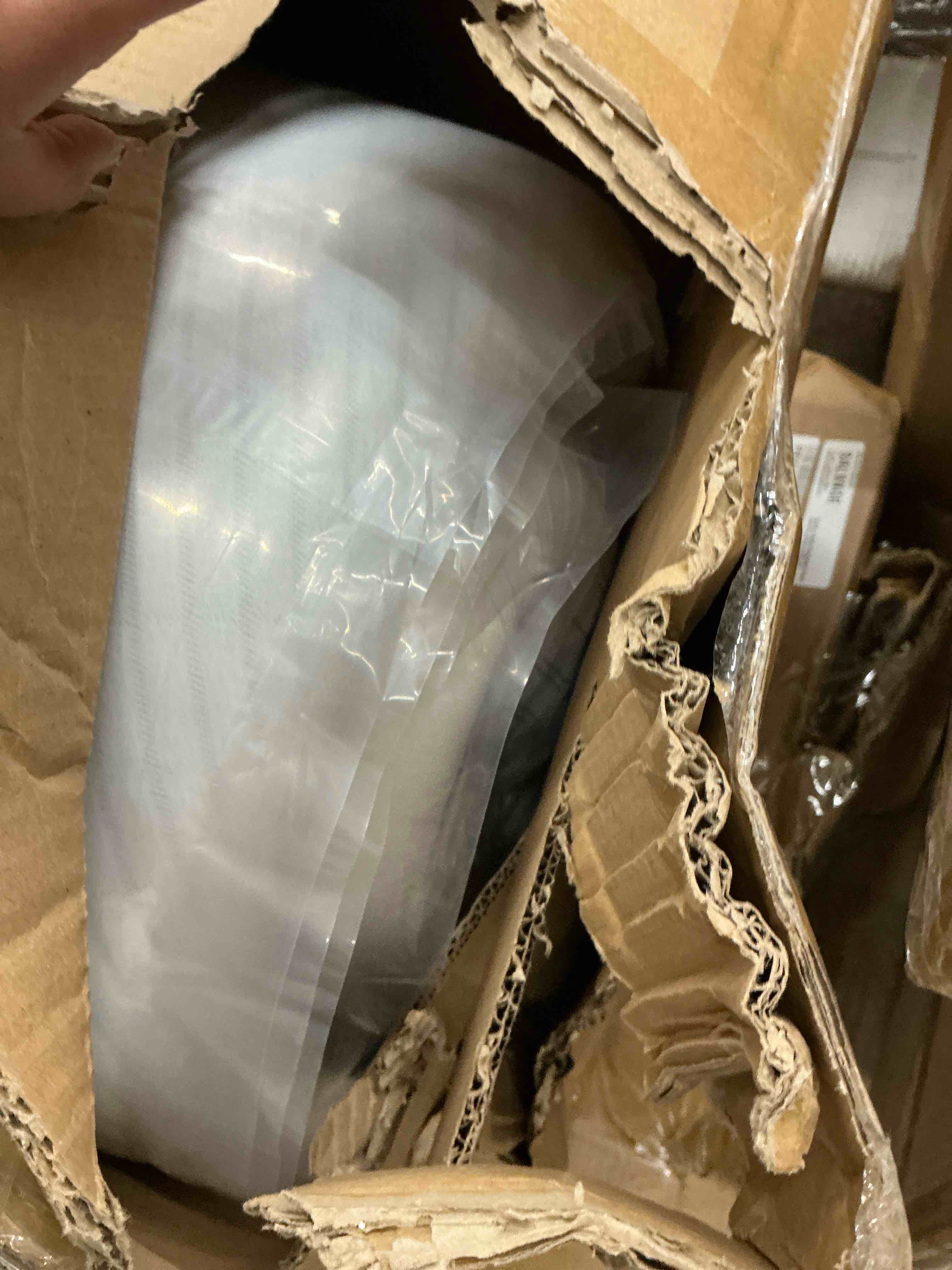 https://s3.amazonaws.com/lotting-images-prod/bidfta/BRN3789453_1777577370070.jpeg