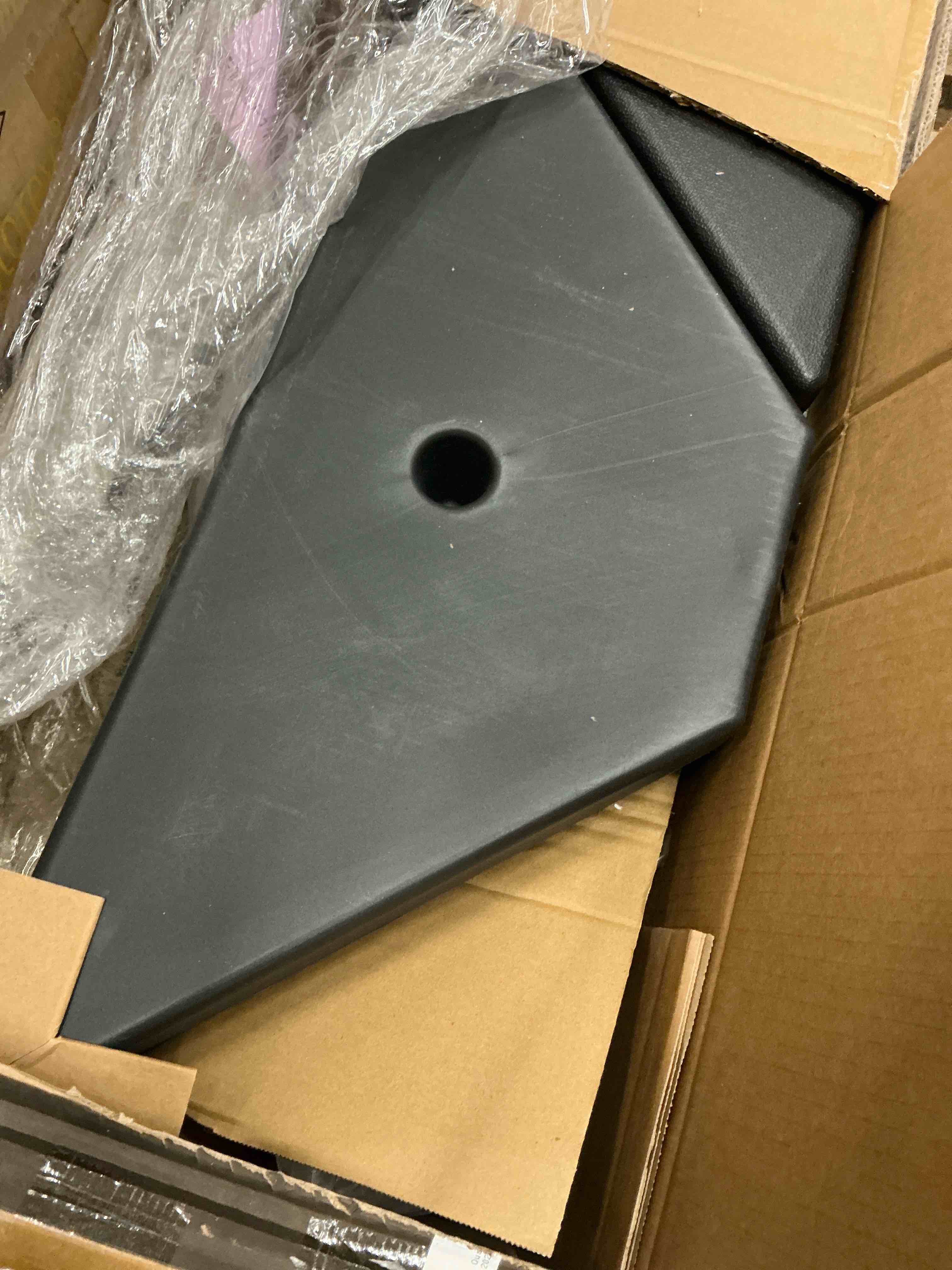 https://s3.amazonaws.com/lotting-images-prod/bidfta/BRN3789463_1777581196329.jpeg