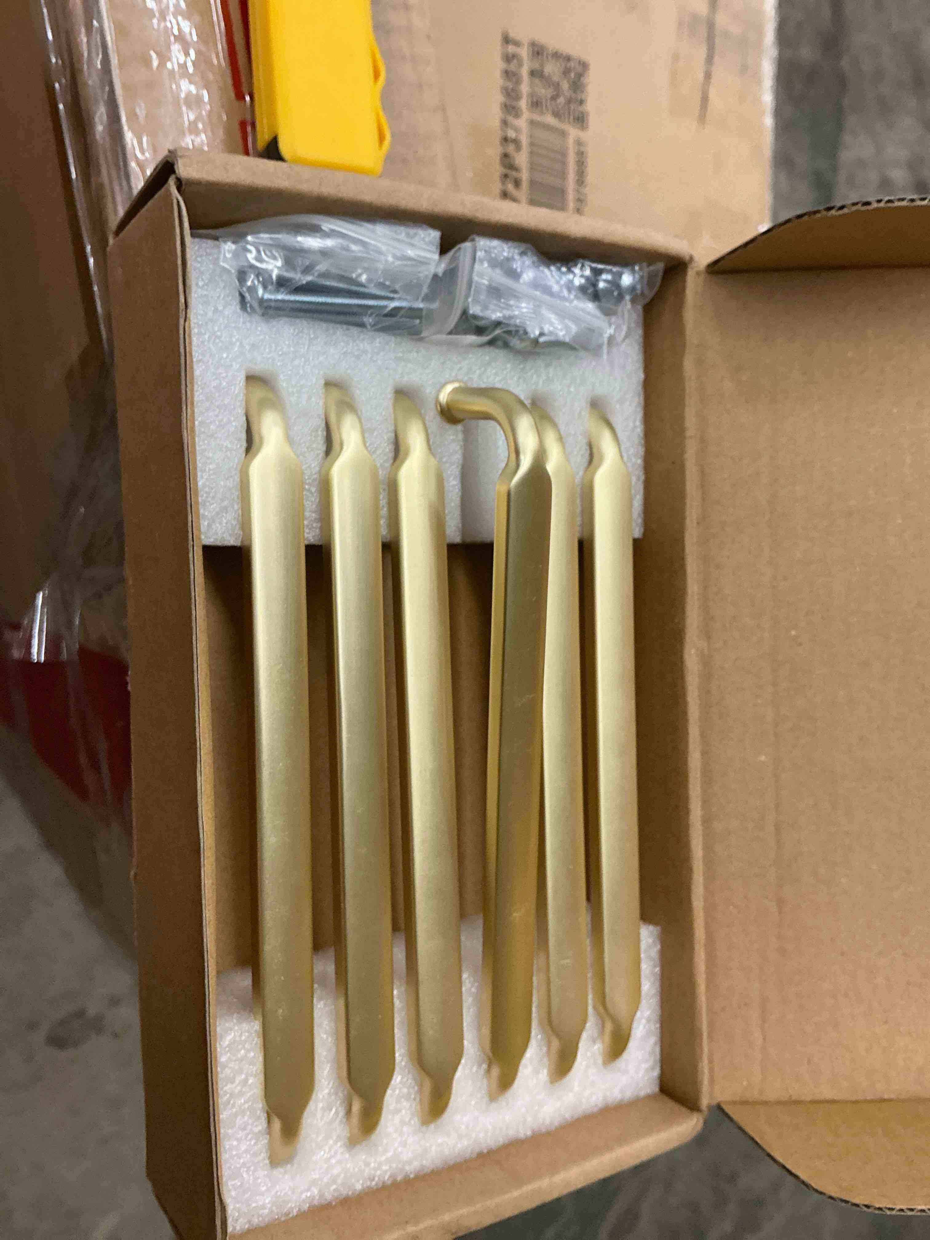 https://s3.amazonaws.com/lotting-images-prod/bidfta/BRN3789498_1777649438450.jpeg