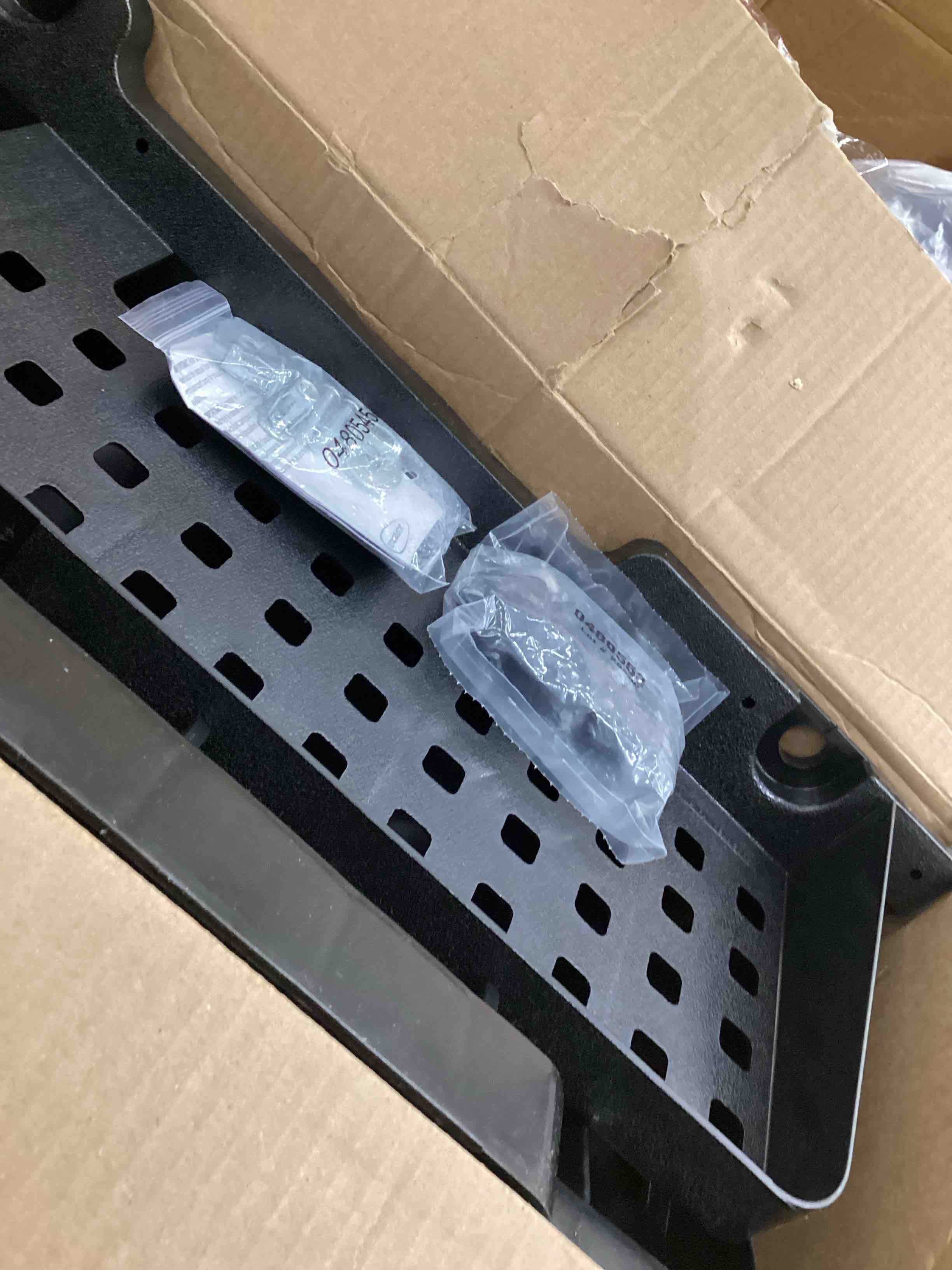 https://s3.amazonaws.com/lotting-images-prod/bidfta/BRN3789747_1778273670868.jpeg