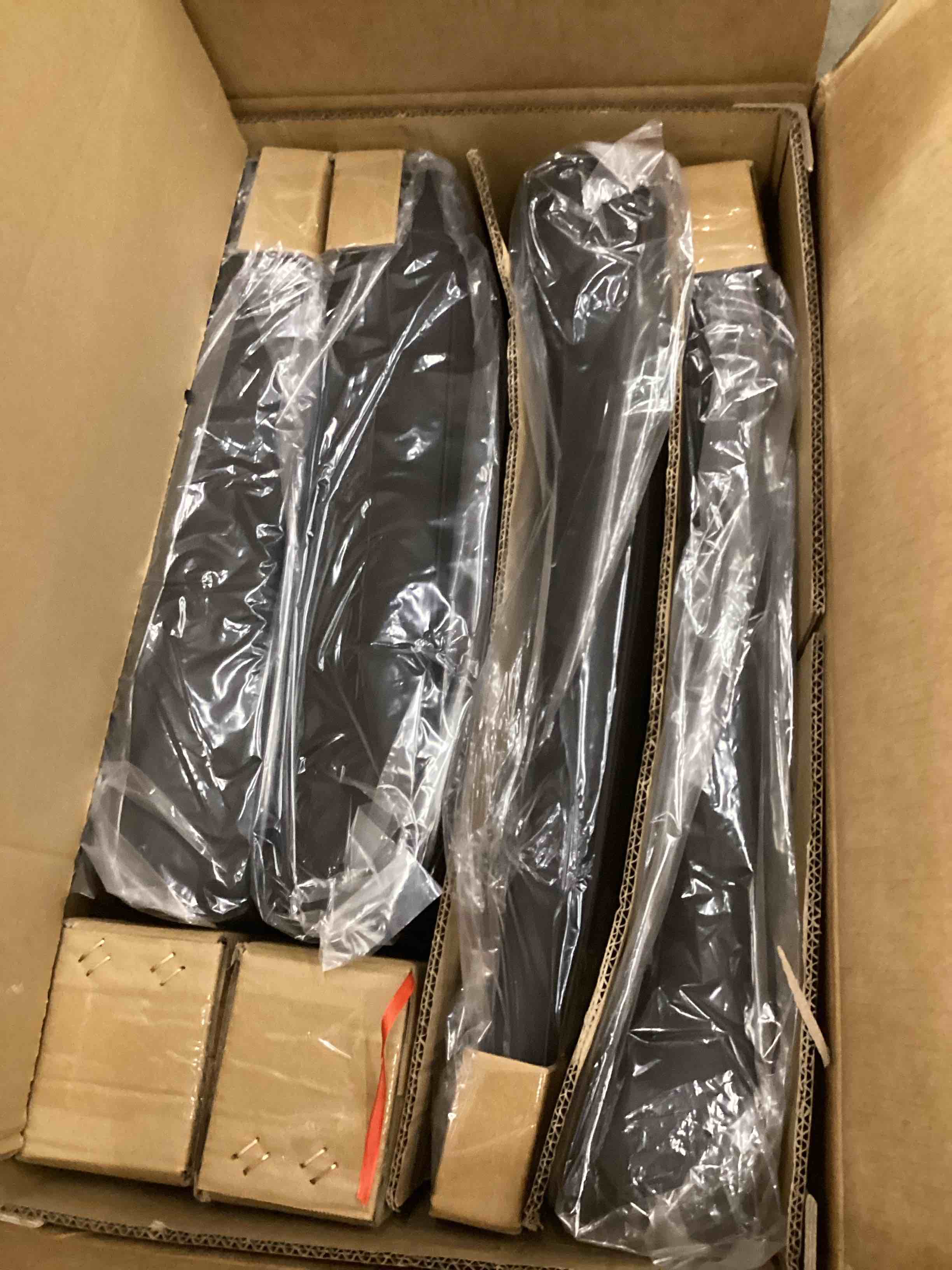 https://s3.amazonaws.com/lotting-images-prod/bidfta/BRN3789972_1778767319577.jpeg