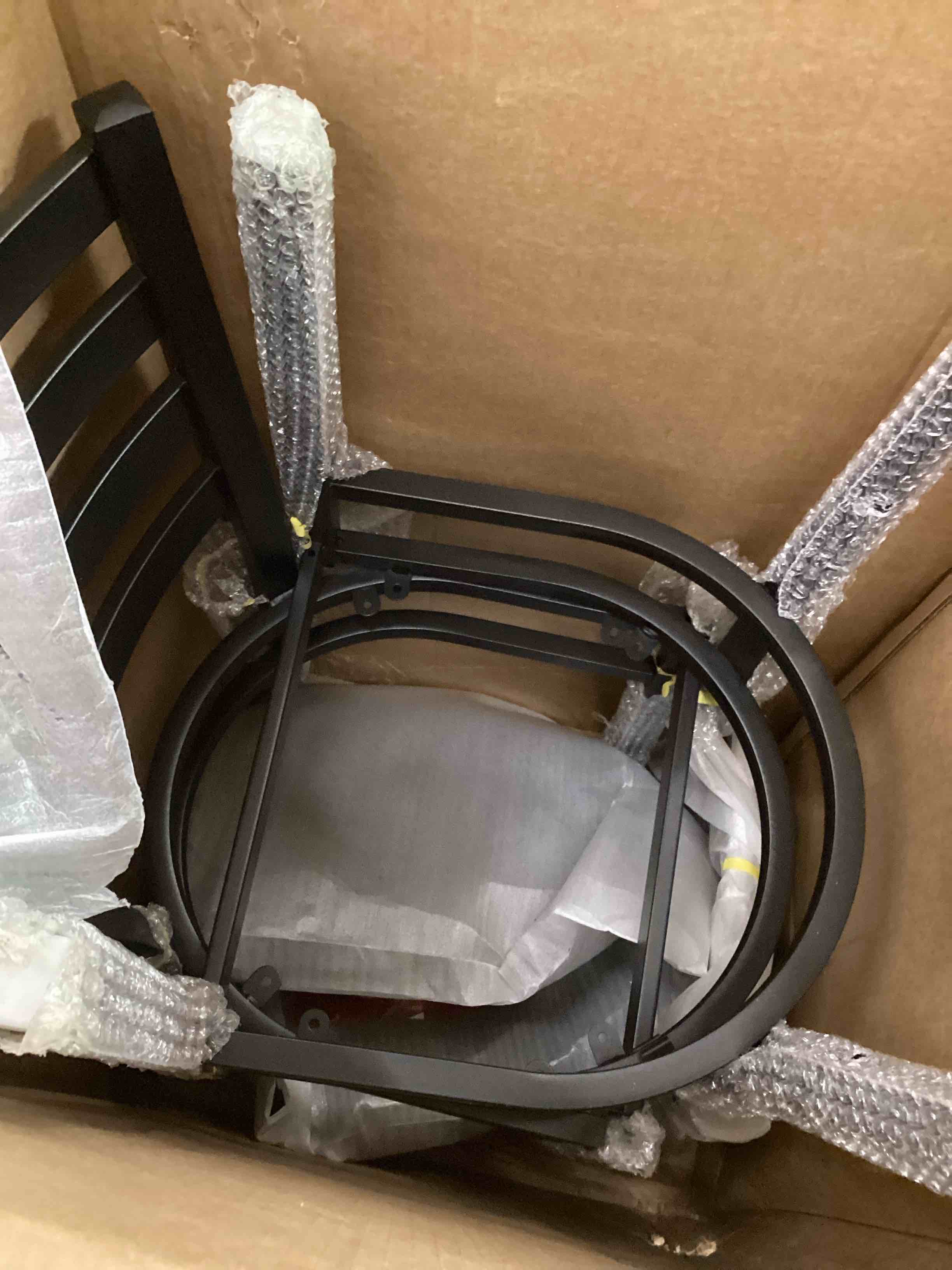 https://s3.amazonaws.com/lotting-images-prod/bidfta/BRN3789976_1778768235225.jpeg