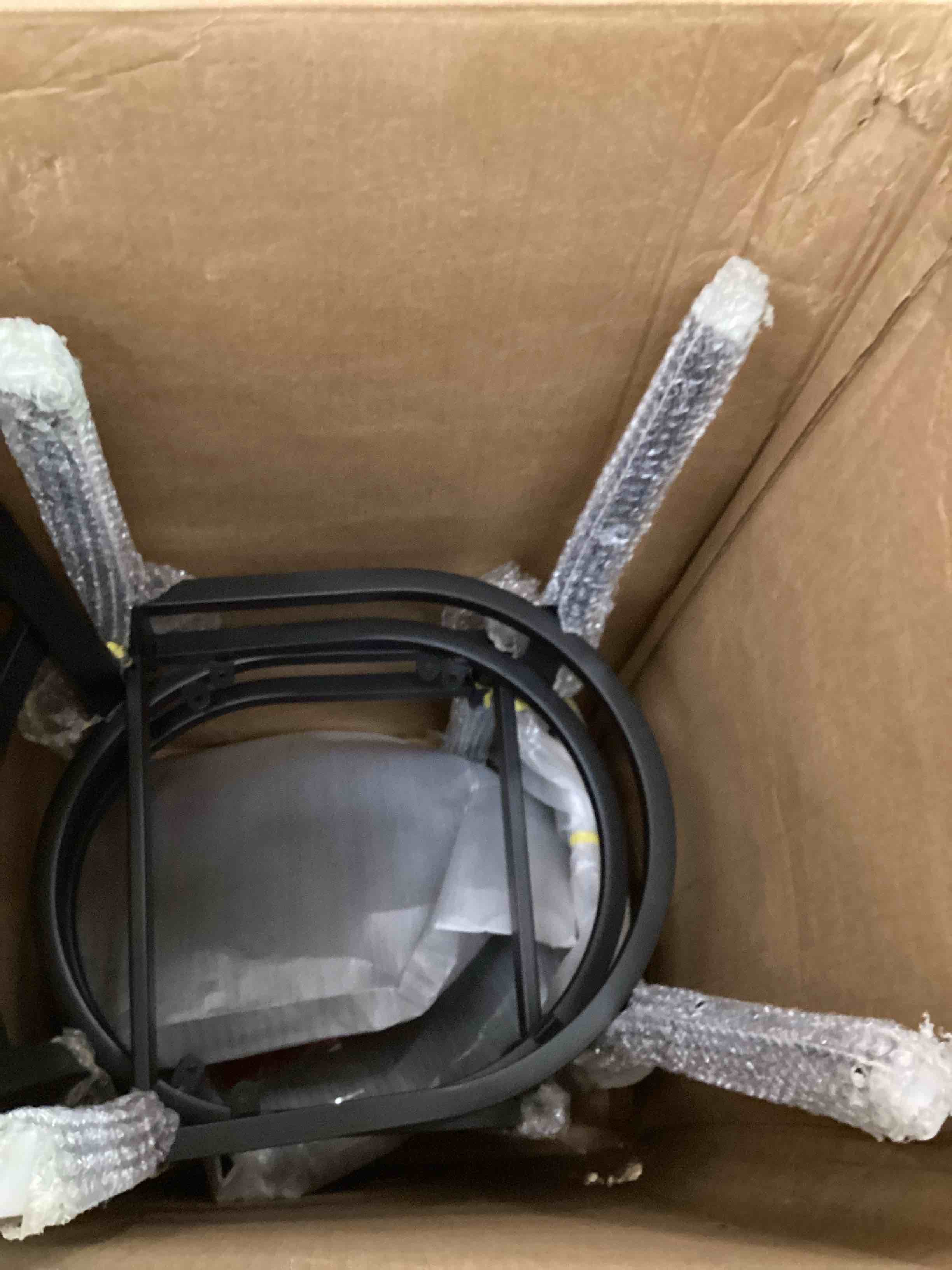 https://s3.amazonaws.com/lotting-images-prod/bidfta/BRN3789976_1778768302715.jpeg