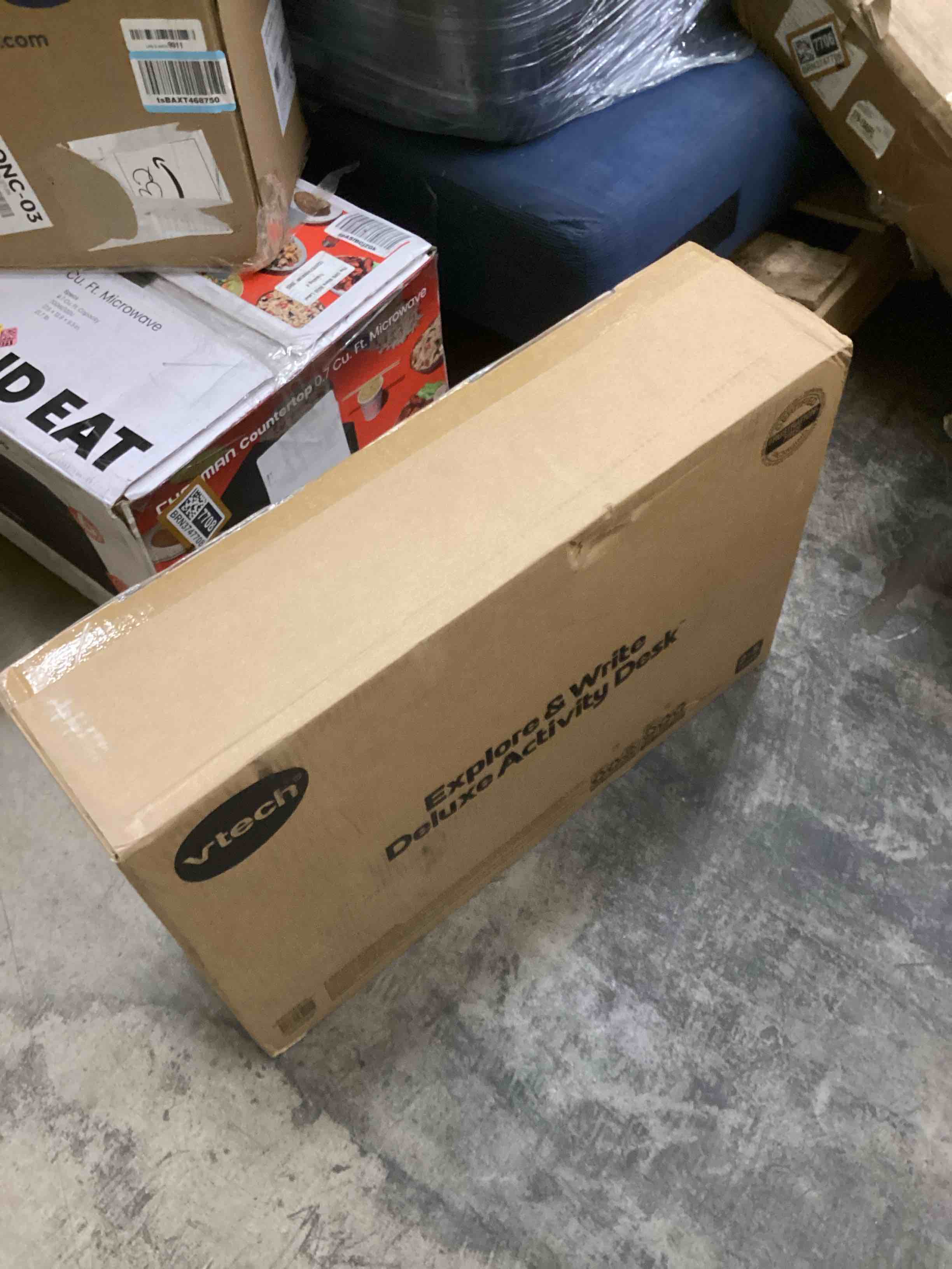 Condition photo showing New/Like New for VTech Explore and Write Deluxe Activity Desk (Frustration Free Packaging), Blue