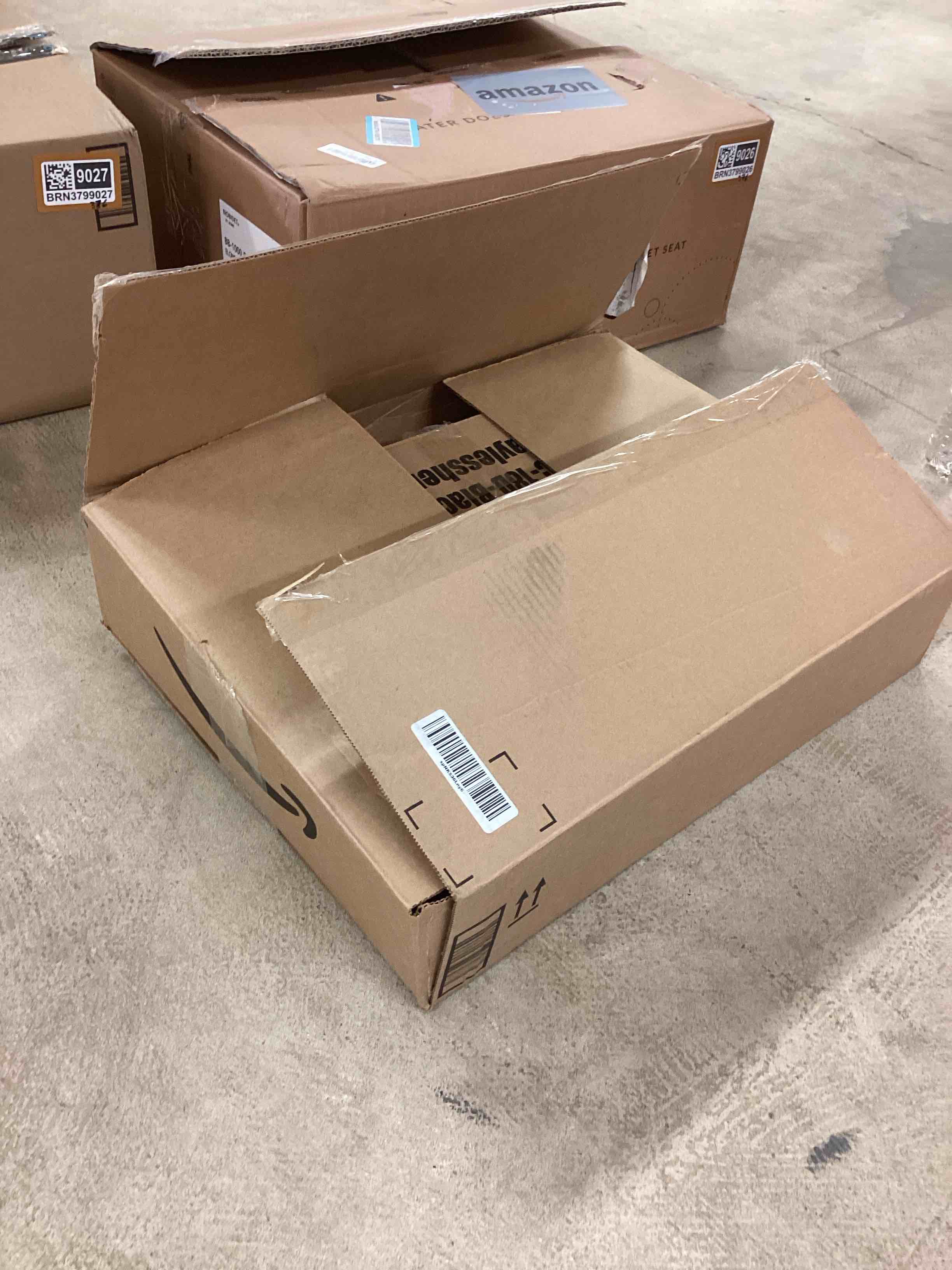 Condition photo showing New/Like New for BestPet | Dog Crate | 18" | Black | Foldable Metal Kennel with Single Doors, Secure Slide-Bolt Latches, Leakproof Tray | Portable Dog Cage for Small Breeds | for Travel, Indoor & Outdoor Use Black 18"