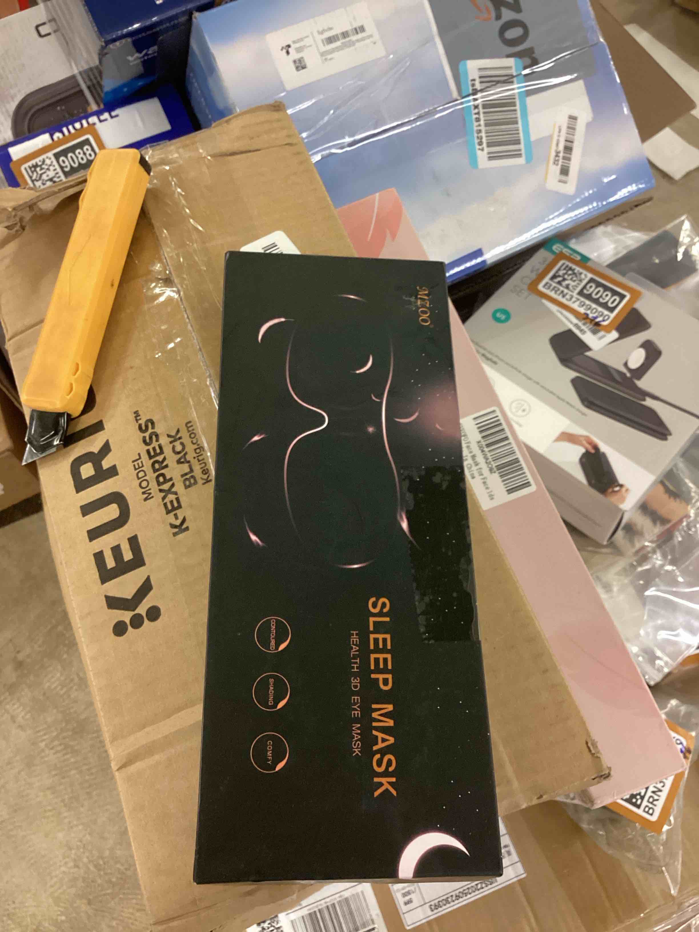 Condition photo showing New/Like New for MZOO Luxury Sleep Mask for Back, Side Sleeper, Complete Light Blocking Sleeping Eye Mask Night Blindfold, 3D Zero Pressure & Spacious for Lash Extensions, Breathable Soft Eye Cover Flight Nap Travel N-black (Silver Edge)