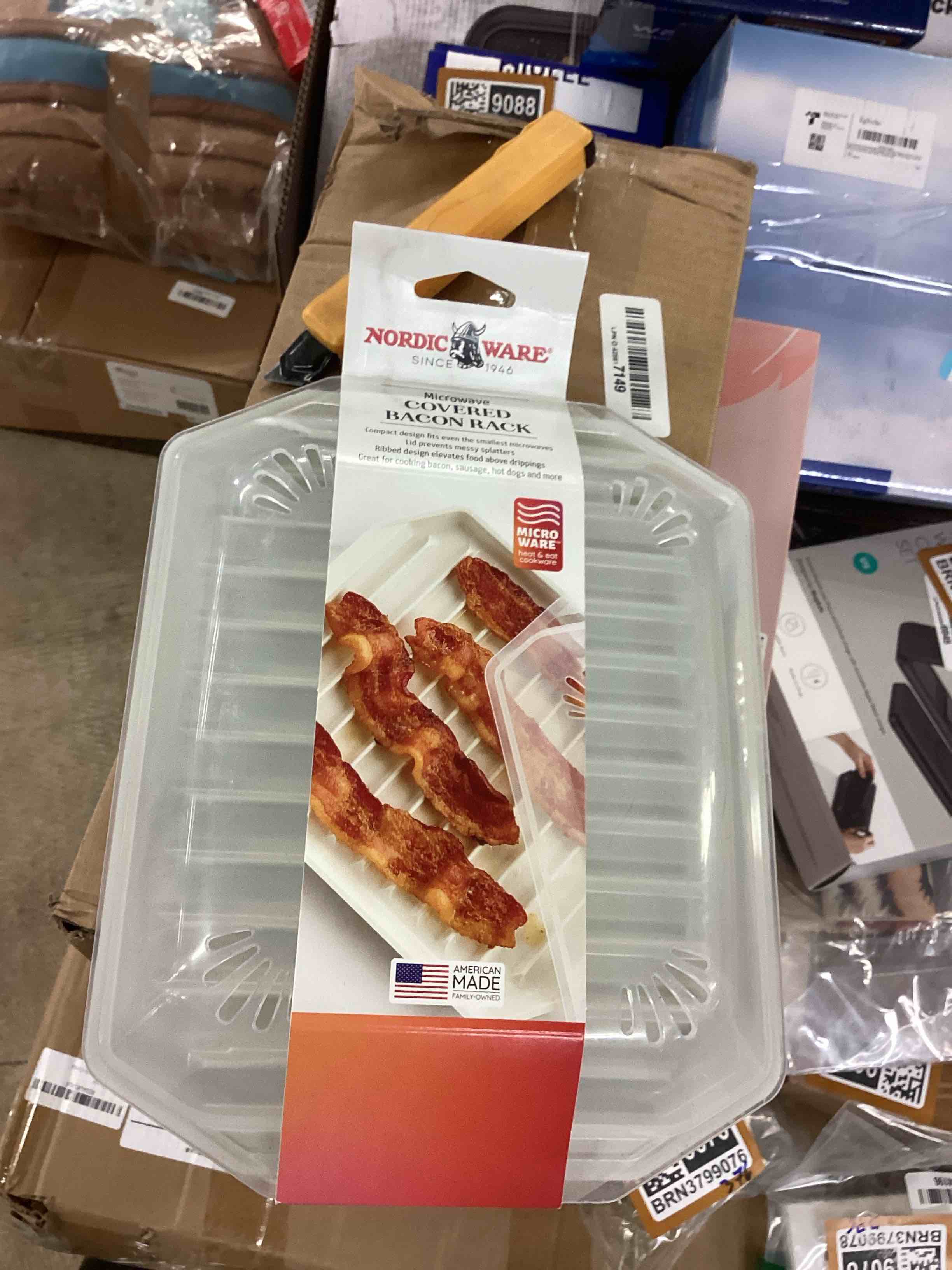 Condition photo showing New/Like New for Nordic Ware Bacon Rack with Lid, 10.25x8x2 Inches 10.3" x 8" x 2"