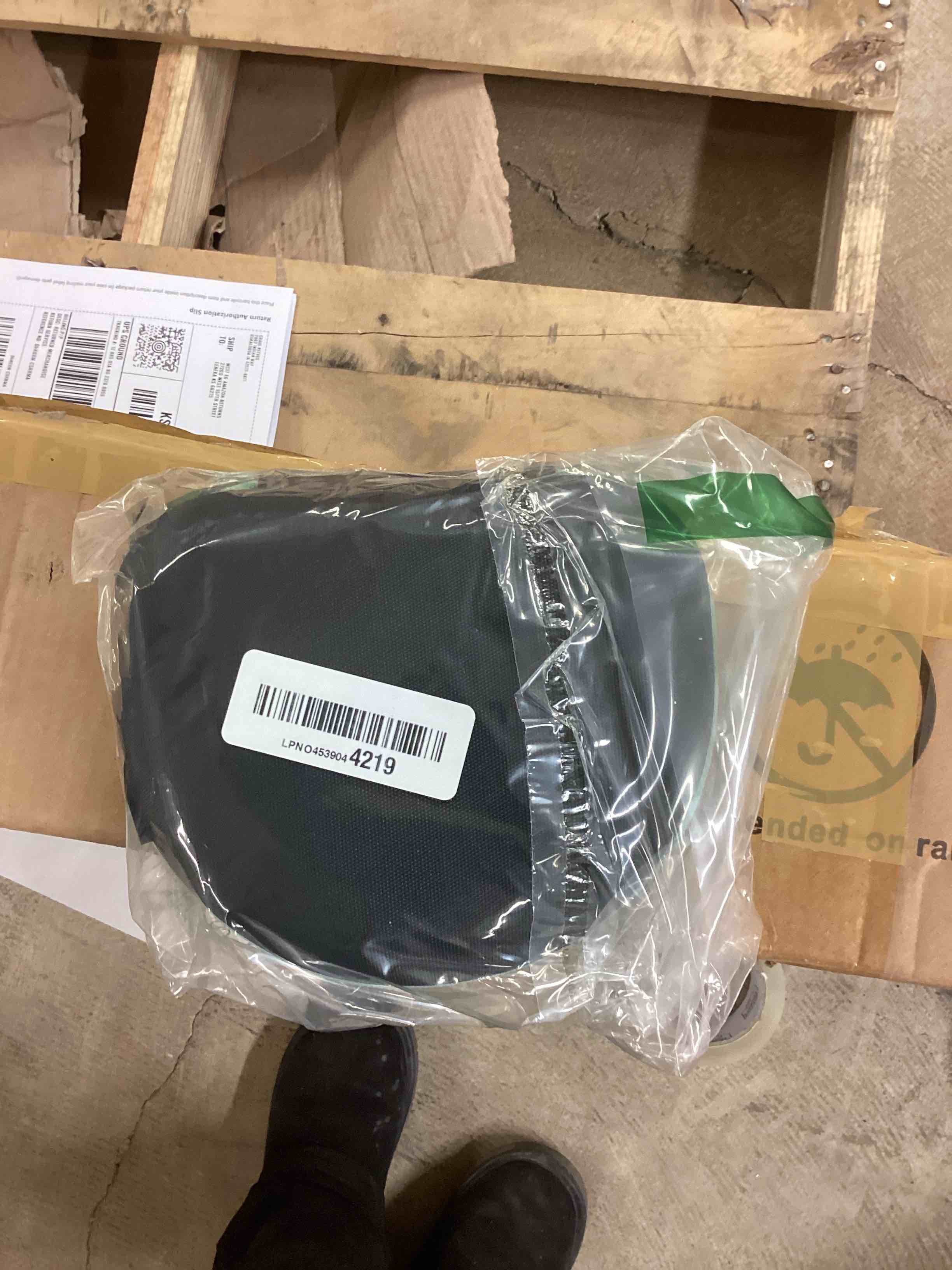 Condition photo showing New/Like New for RAIACE Hard Travel Storage Case Compatible with iClever BTH12 / BTH26 / IMYB/JoySpark-T5 / Candy Bila BH03 Headphones, Protective Carrying Bag. (case only) - Black